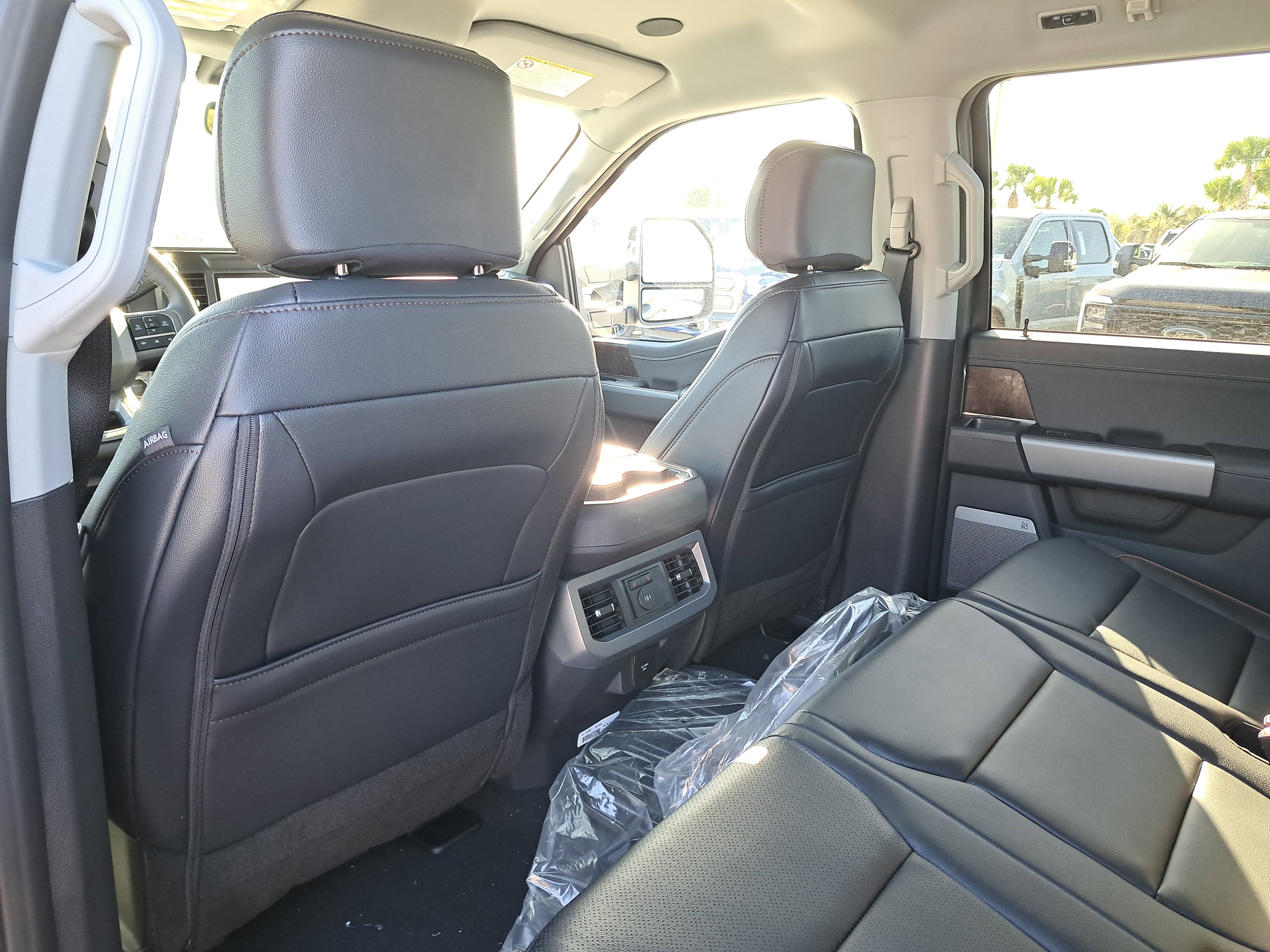 2026 Ford Super Duty F-350 SRW LARIAT