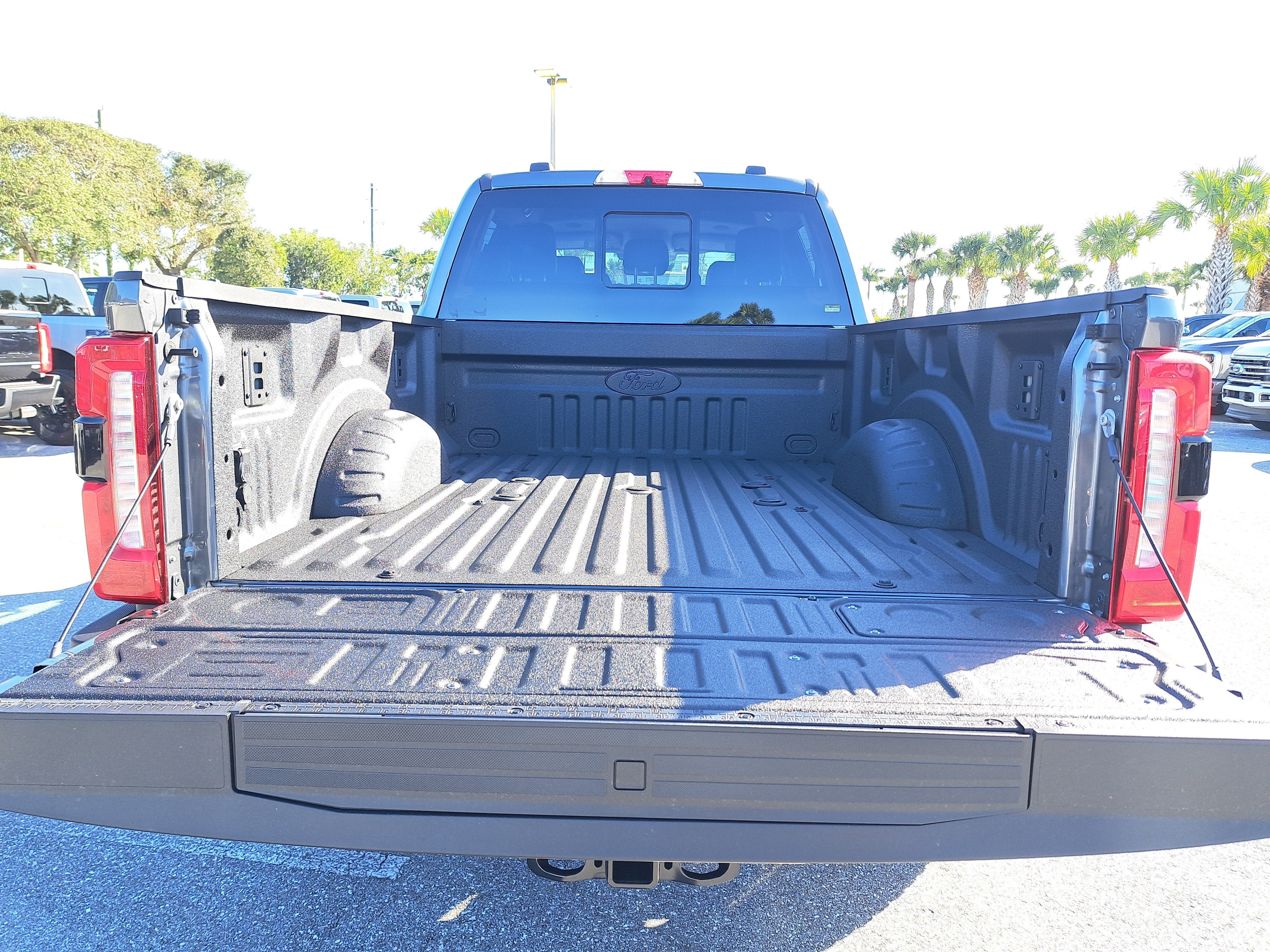 2026 Ford Super Duty F-350 SRW LARIAT