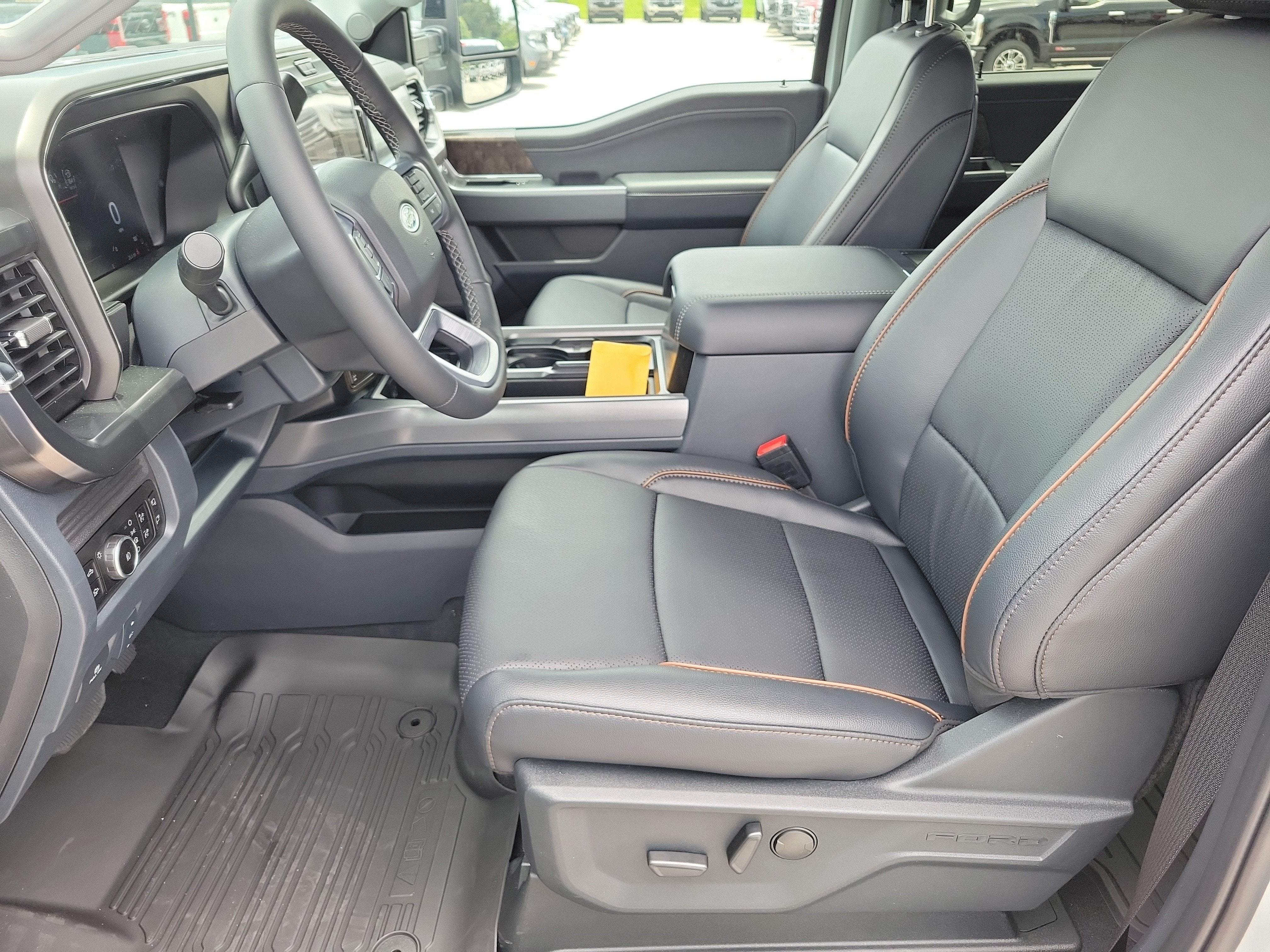 2026 Ford Super Duty F-350 SRW LARIAT