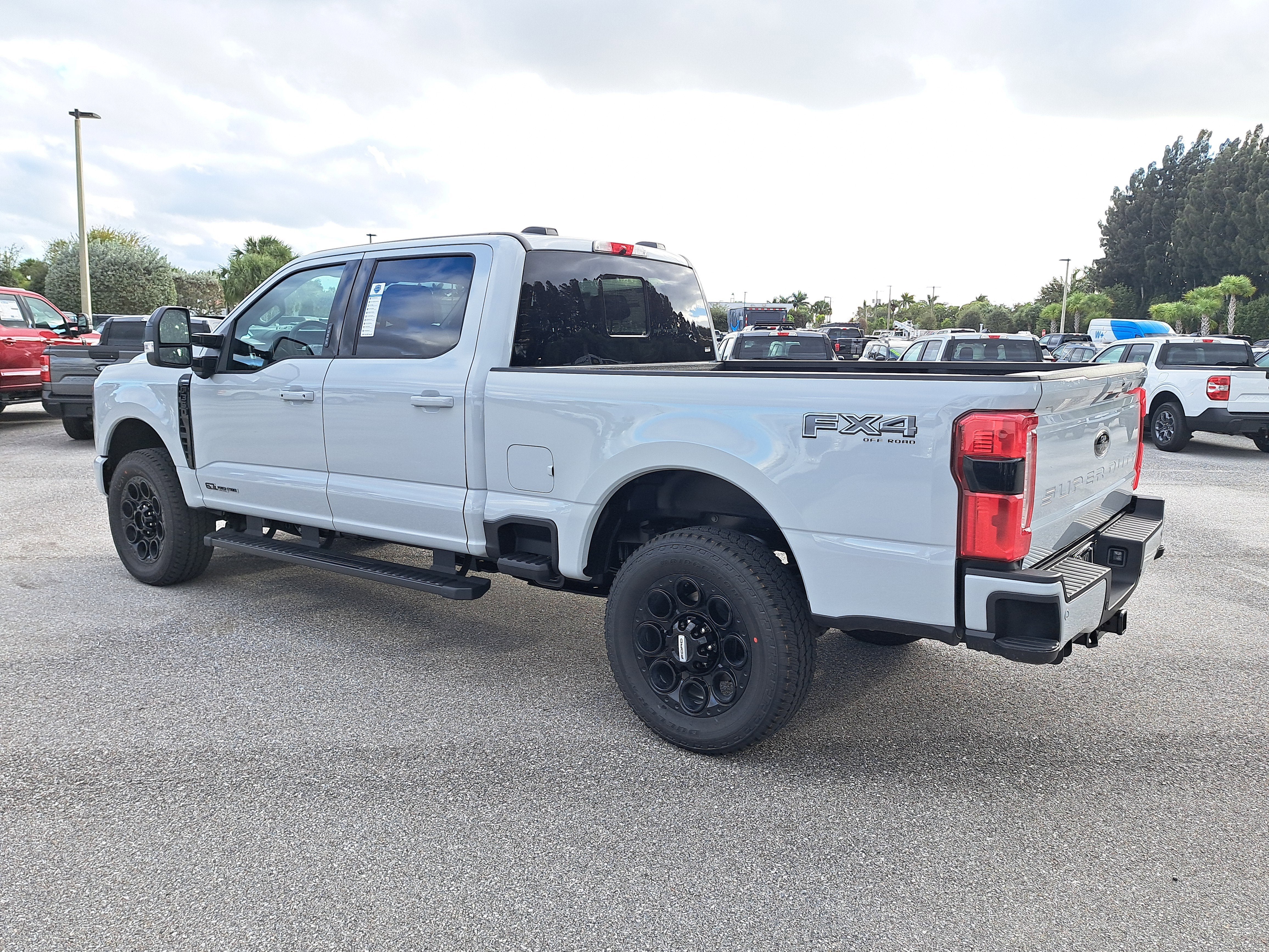 2026 Ford Super Duty F-350 SRW LARIAT