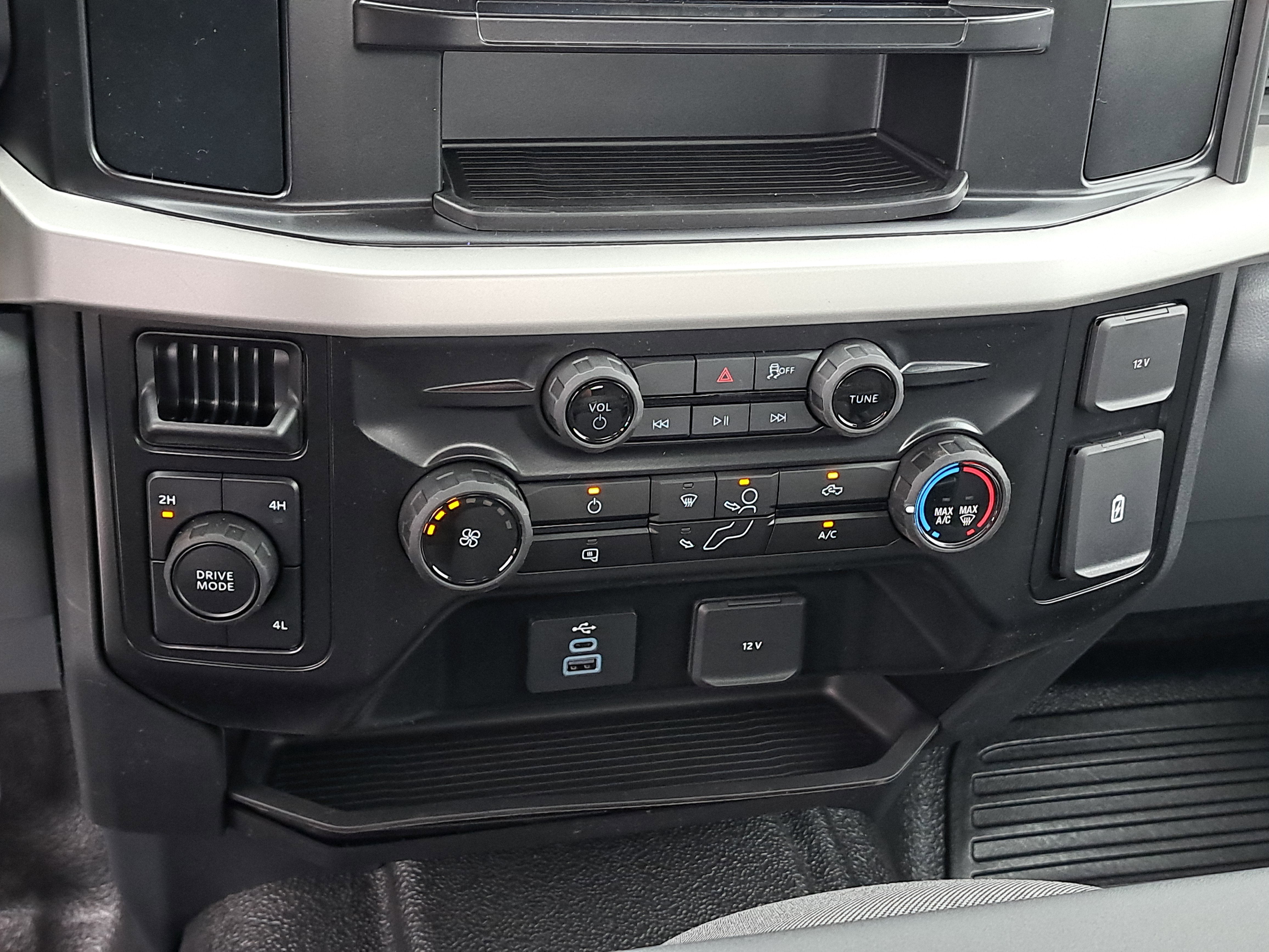 2026 Ford Super Duty F-350 SRW XL