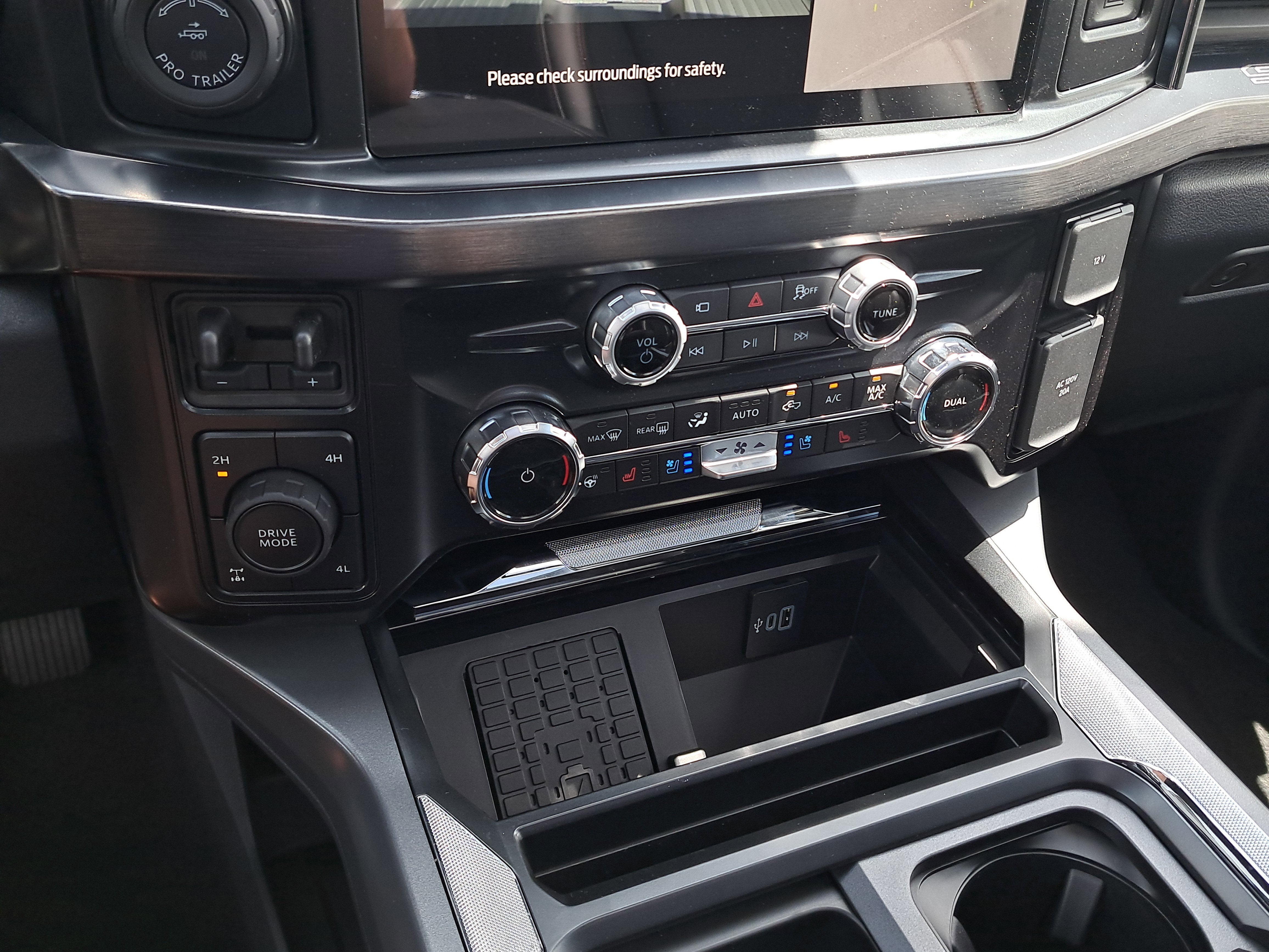 2025 Ford Super Duty F-350 SRW LARIAT