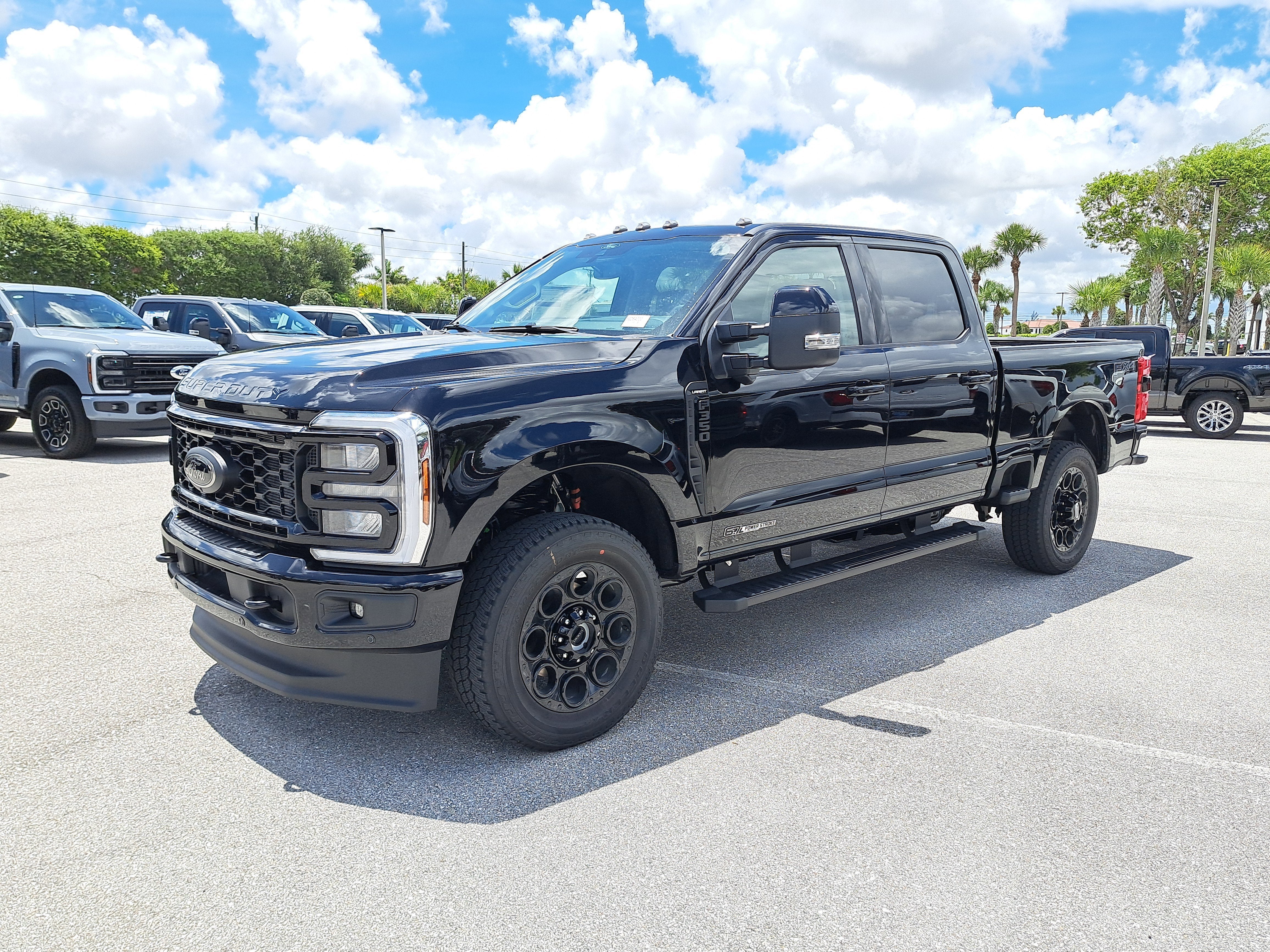 2025 Ford Super Duty F-350 SRW LARIAT