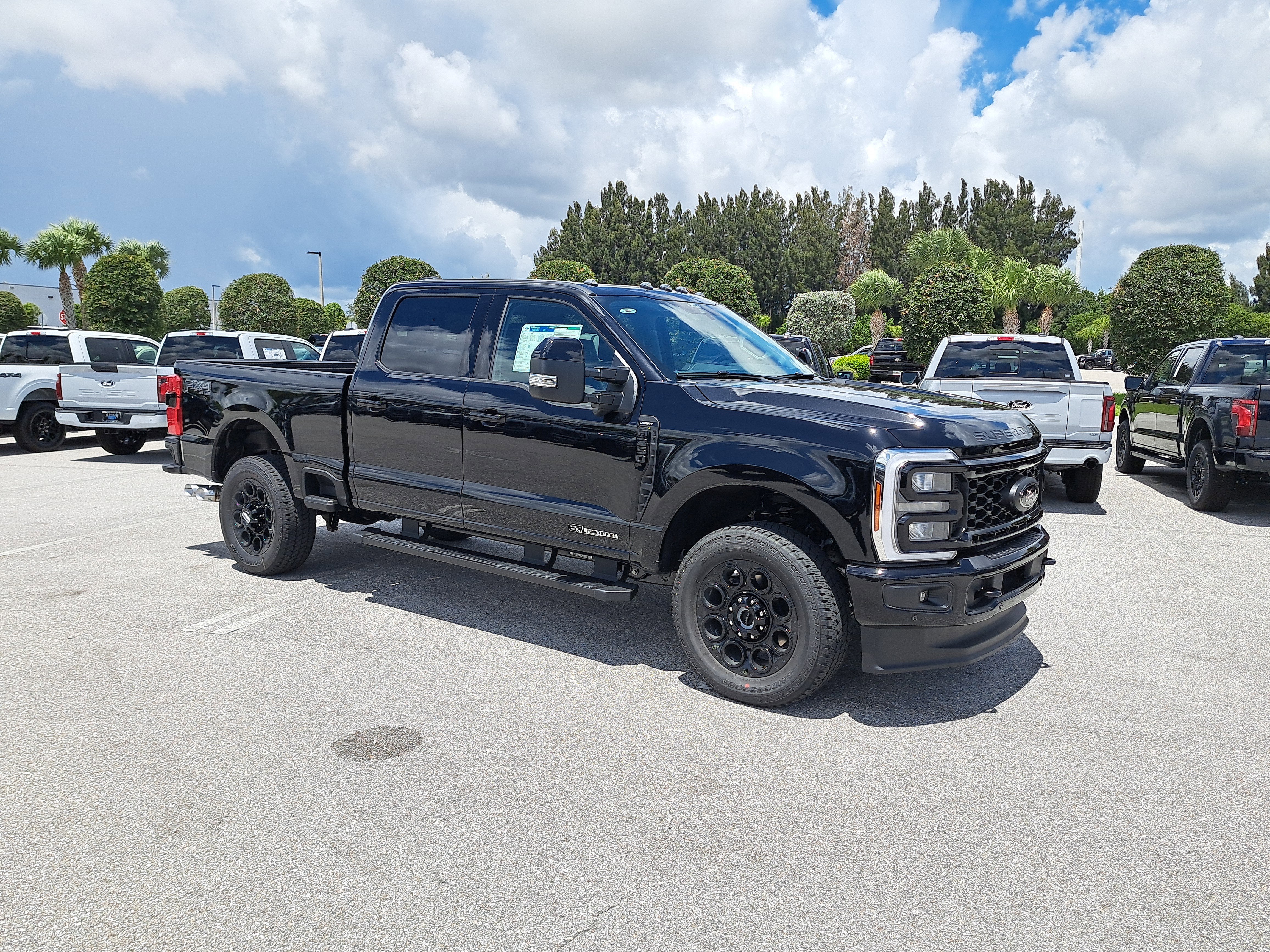 2025 Ford Super Duty F-350 SRW LARIAT
