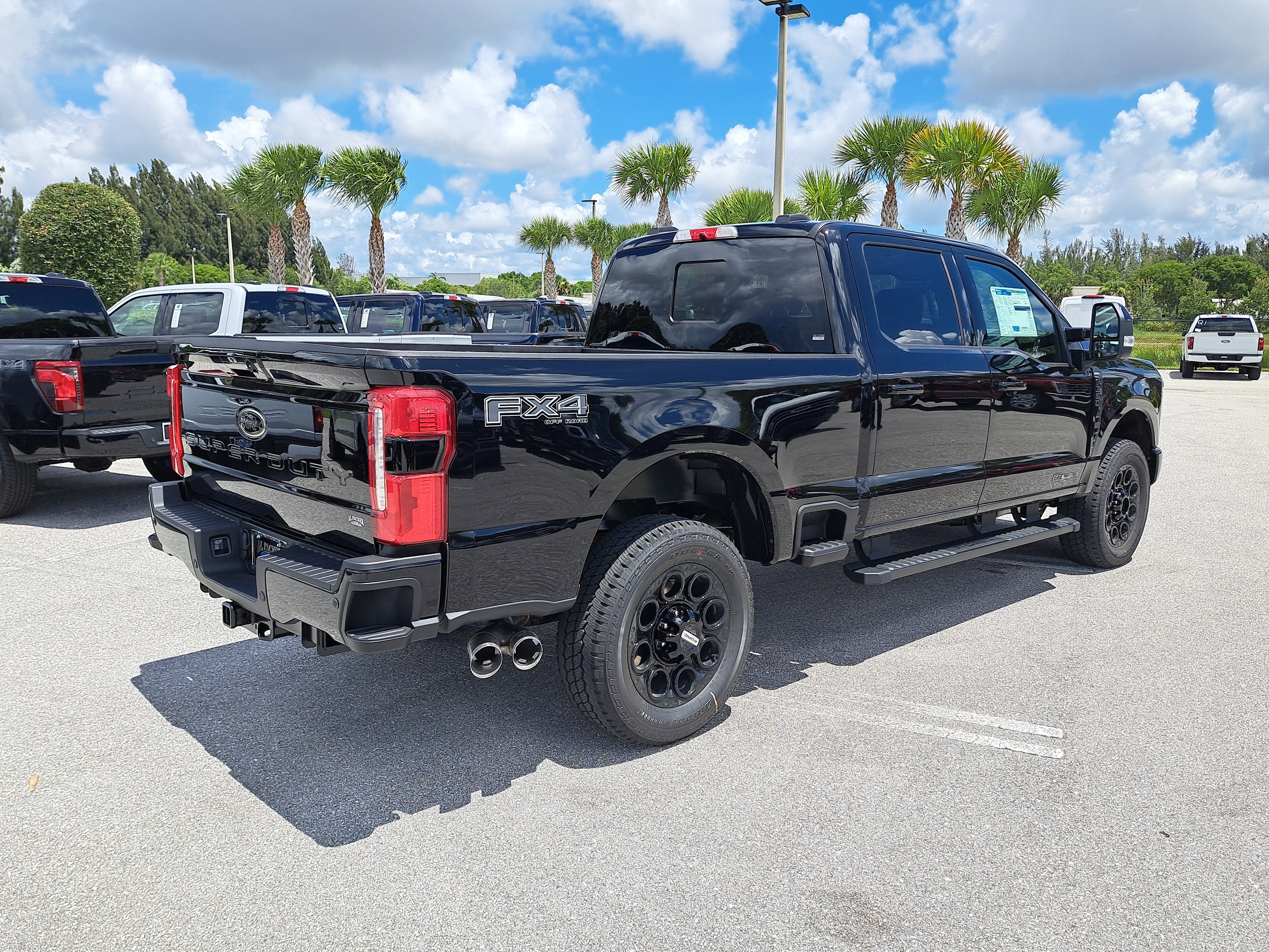 2025 Ford Super Duty F-350 SRW LARIAT