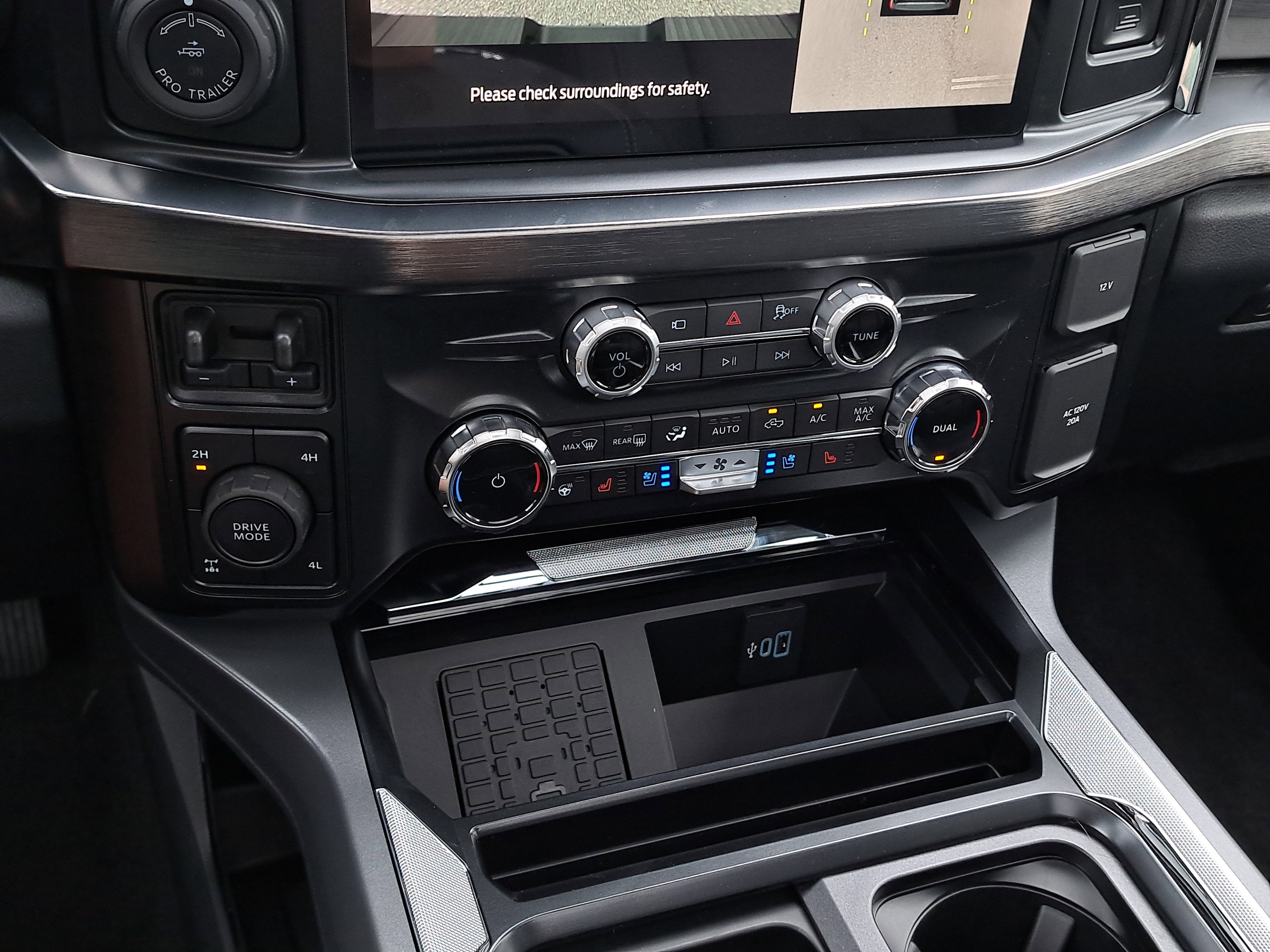 2025 Ford Super Duty F-350 SRW LARIAT