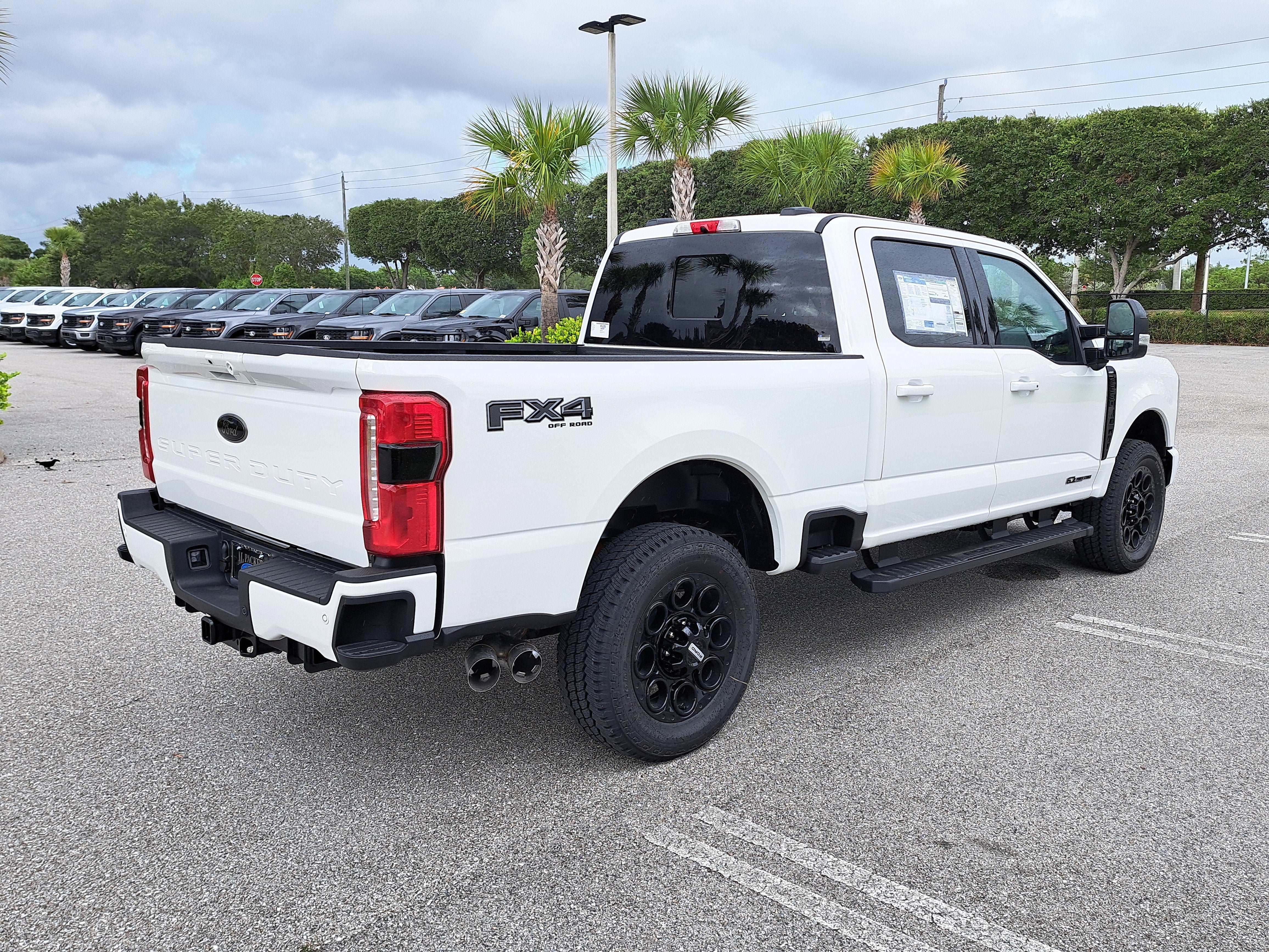 2025 Ford Super Duty F-350 SRW LARIAT