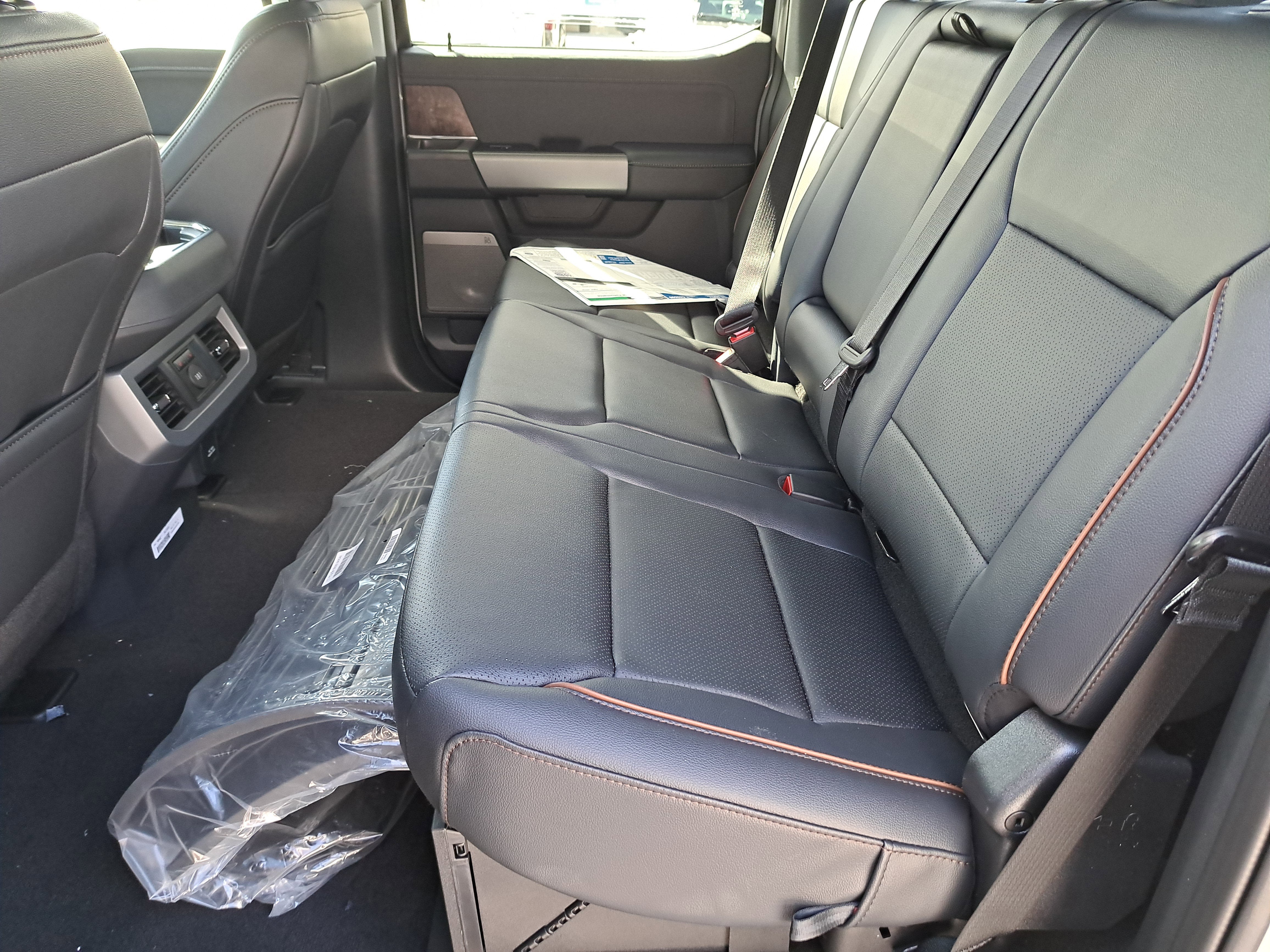 2026 Ford Super Duty F-350 SRW LARIAT