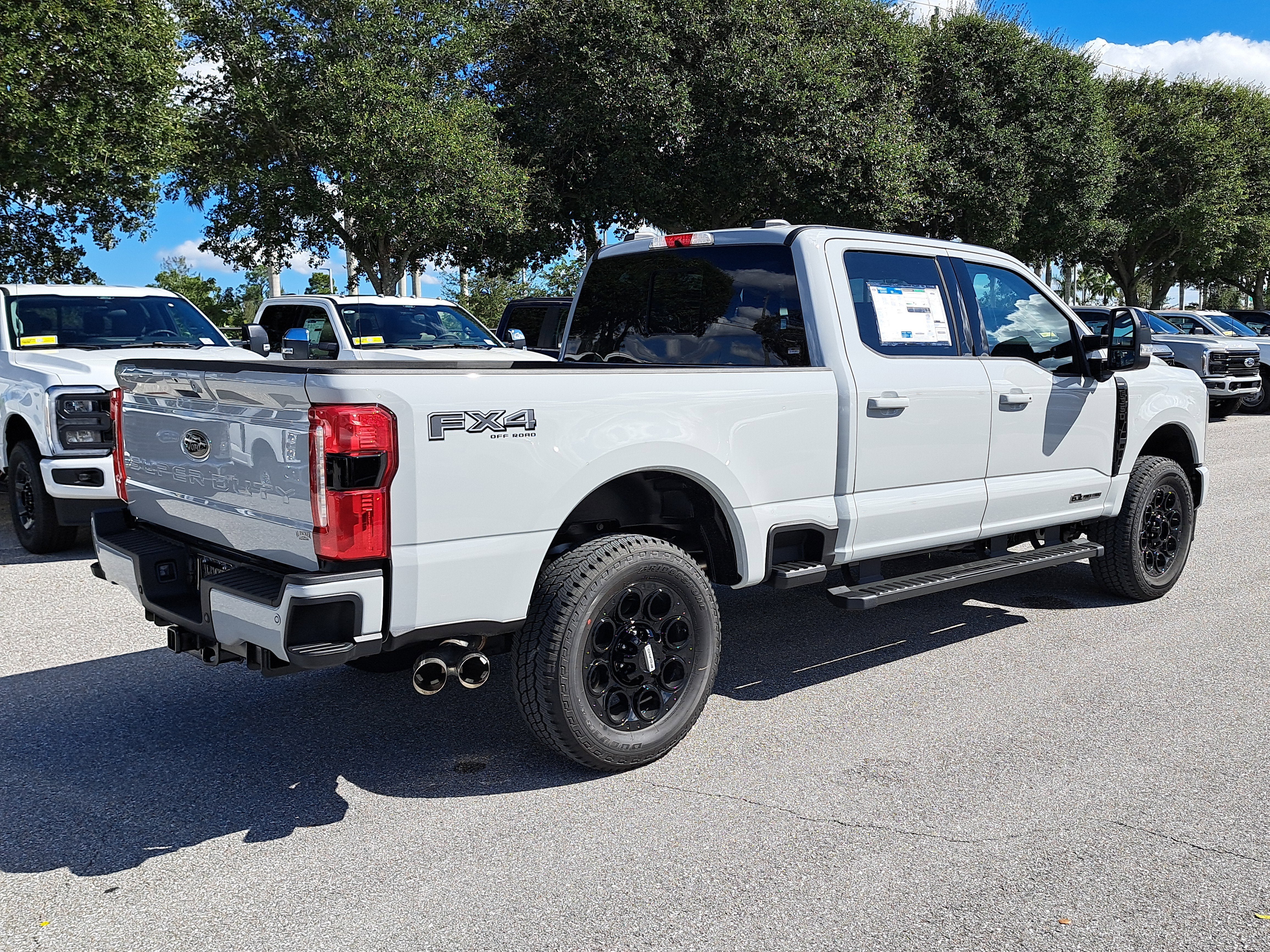 2026 Ford Super Duty F-350 SRW LARIAT