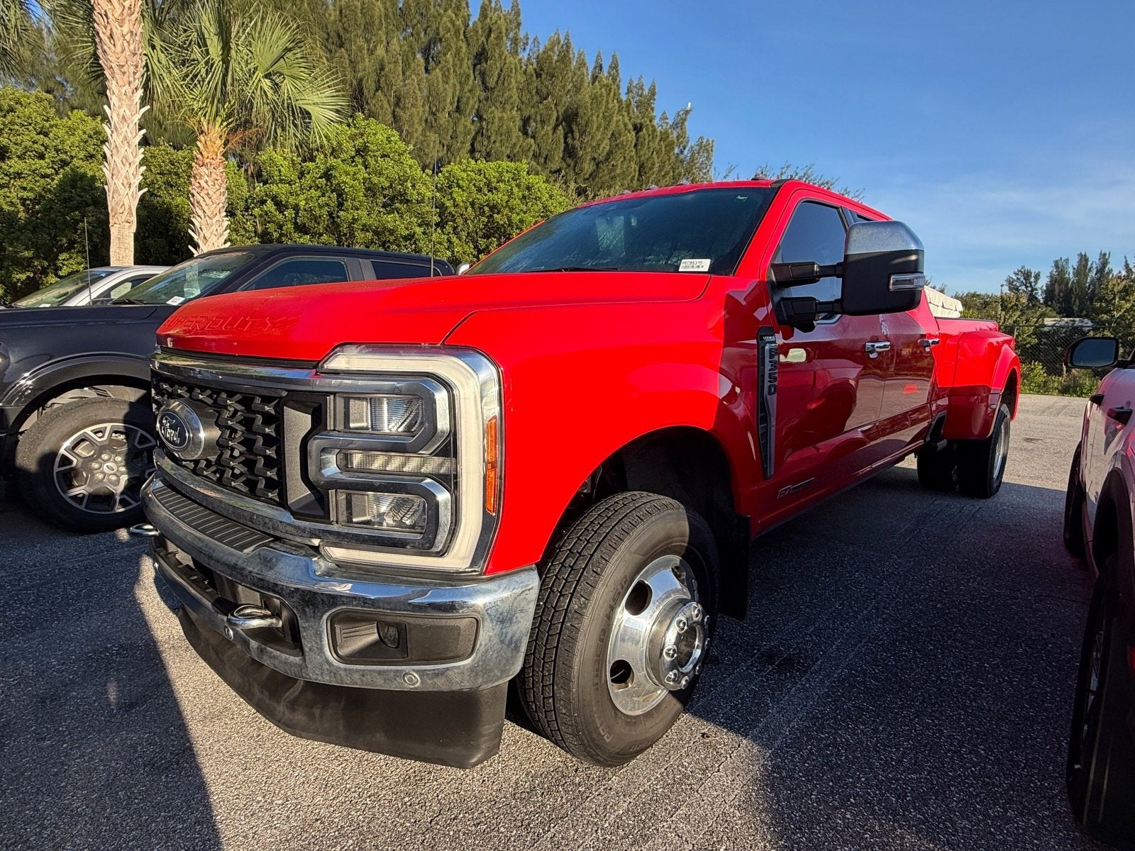 2023 Ford Super Duty F-350 DRW LARIAT