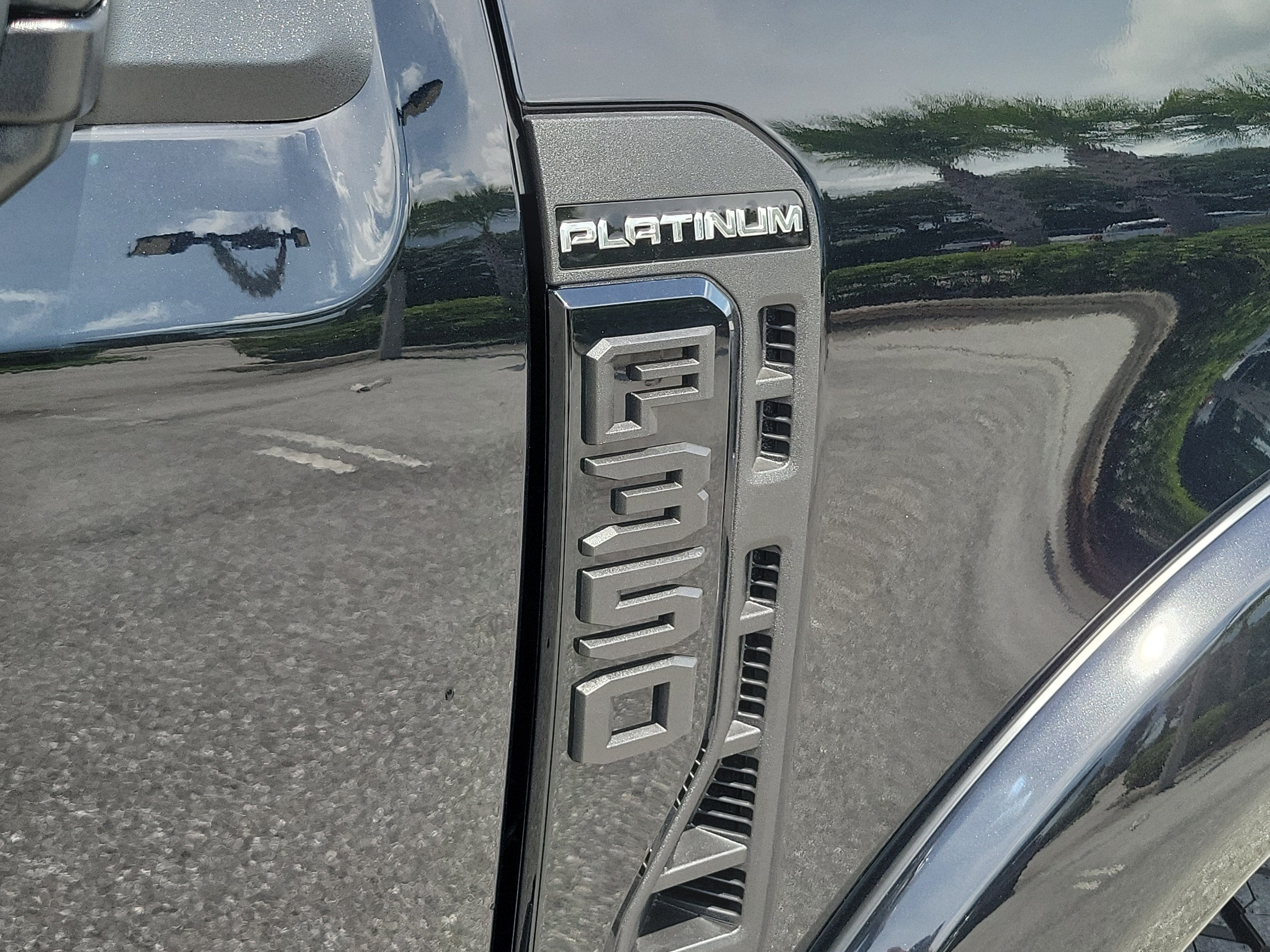 2026 Ford Super Duty F-350 DRW F-350® Platinum®