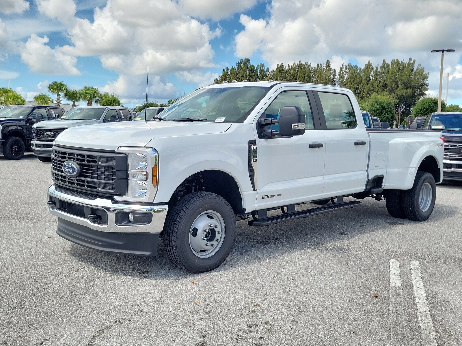 2026 Ford Super Duty F-350 DRW XL