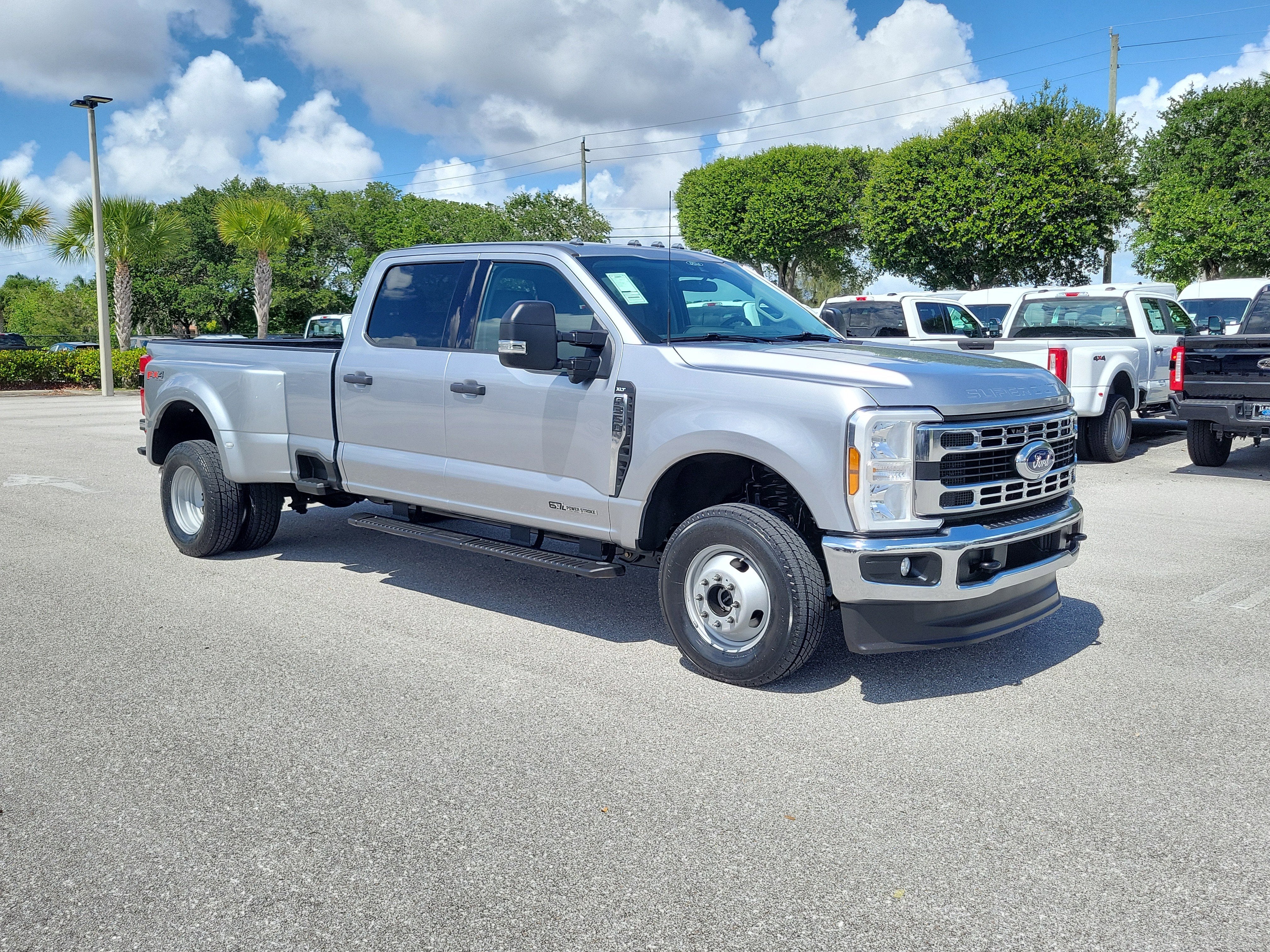 2024 Ford Super Duty F-350 DRW XLT