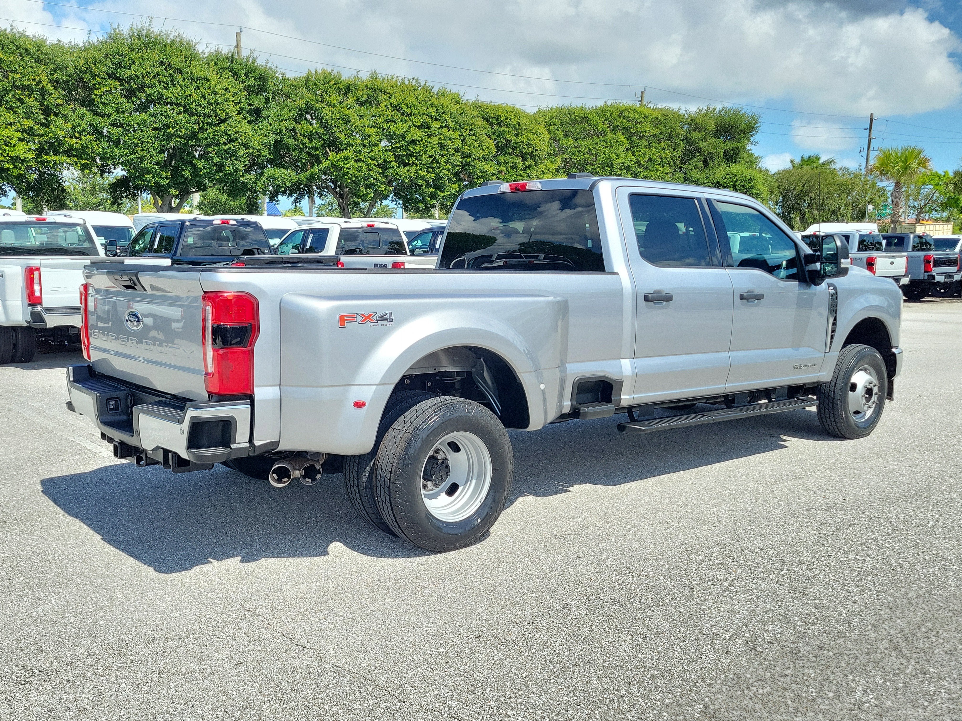 2024 Ford Super Duty F-350 DRW XLT