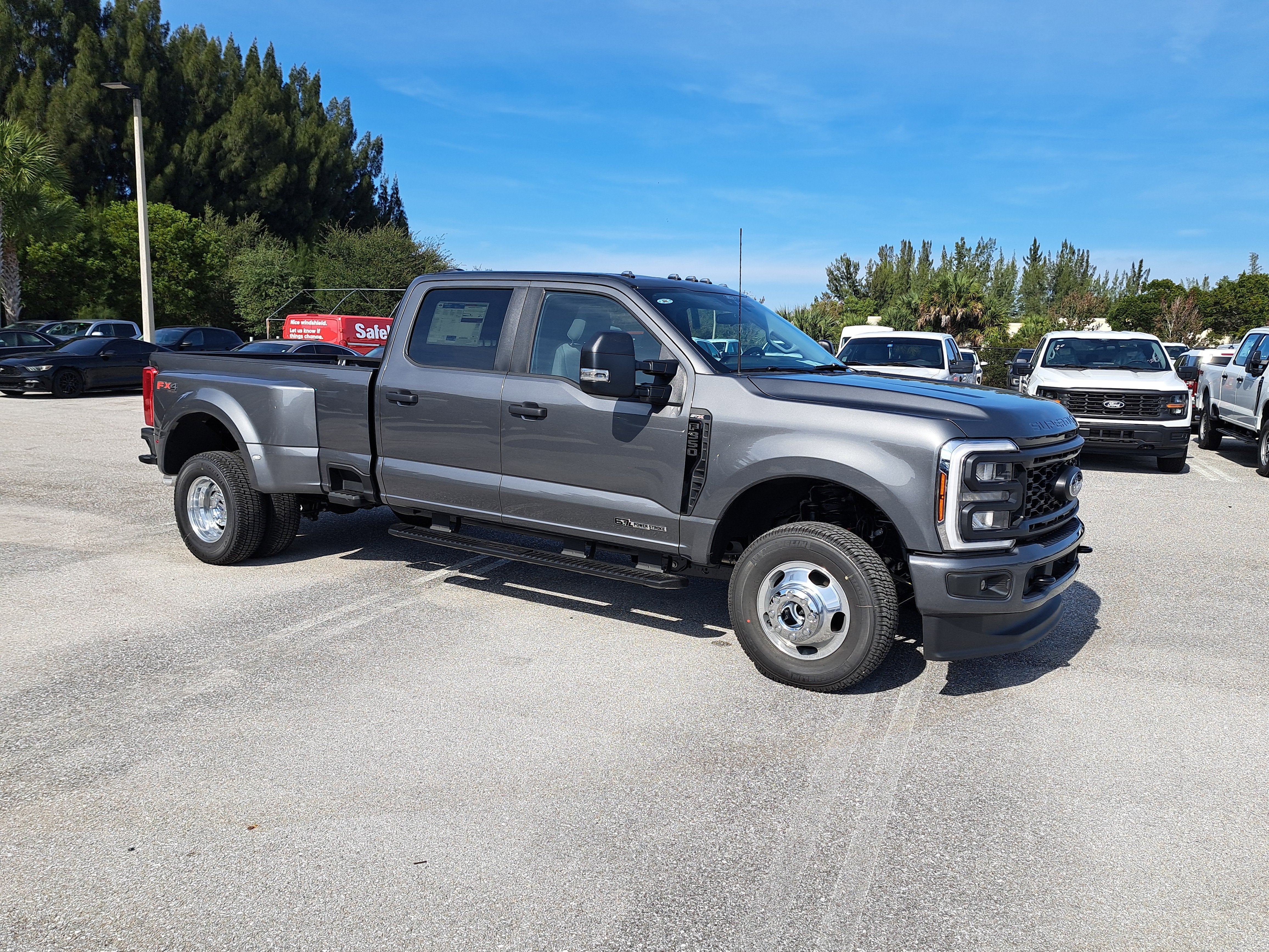 2026 Ford Super Duty F-350 DRW XL