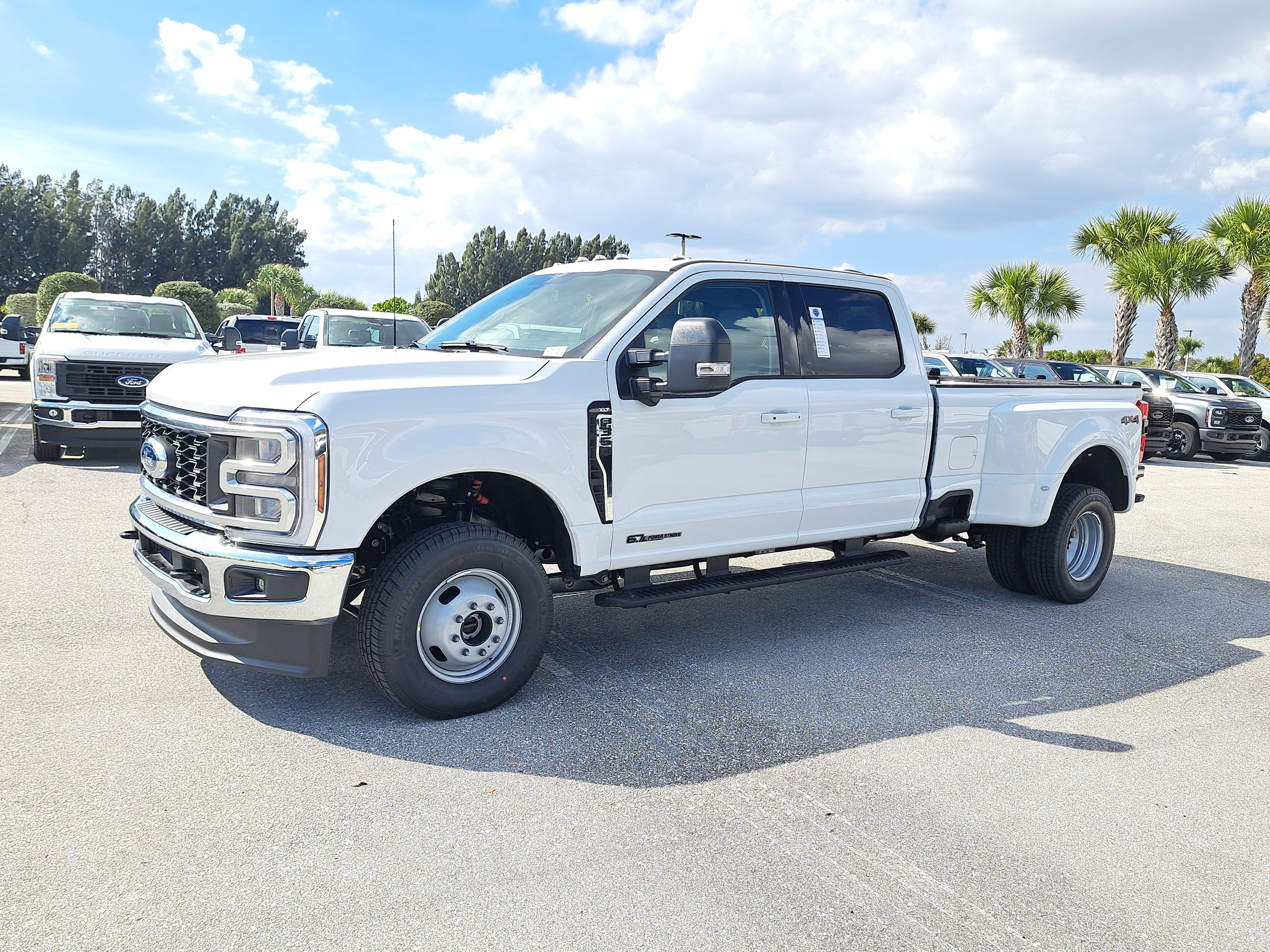 2026 Ford Super Duty F-350 DRW XLT
