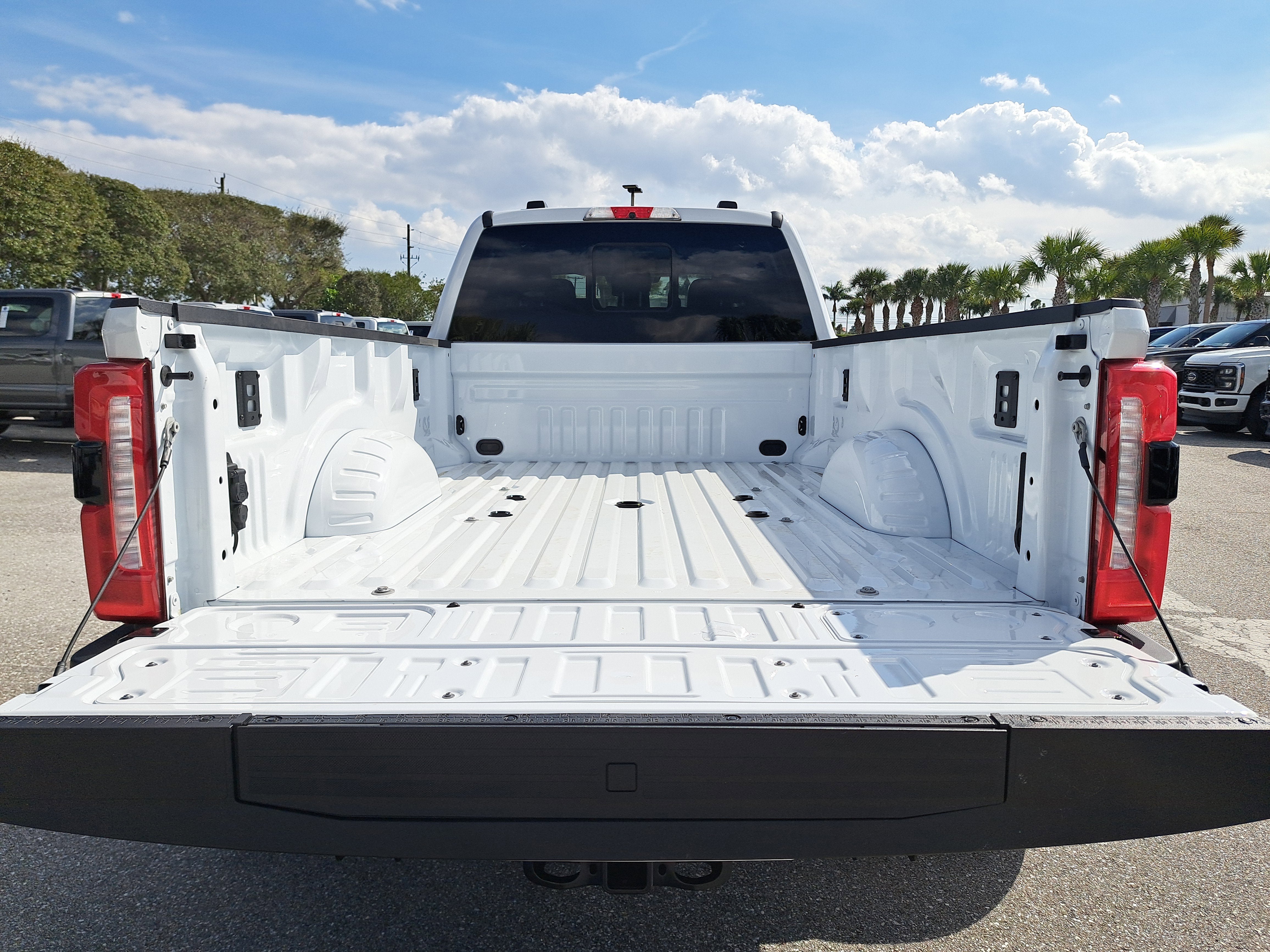 2026 Ford Super Duty F-350 DRW XLT