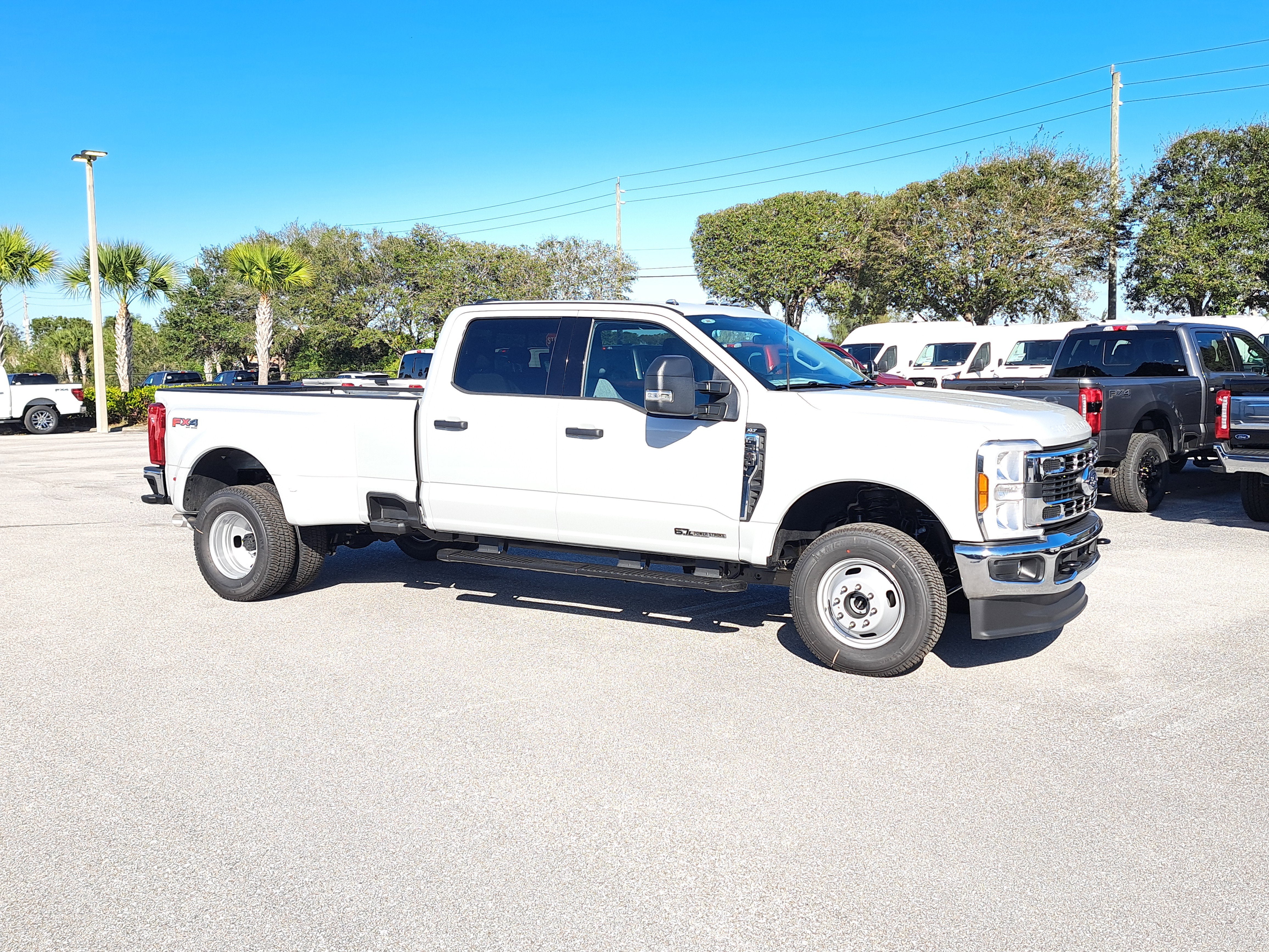 2026 Ford Super Duty F-350 DRW XLT