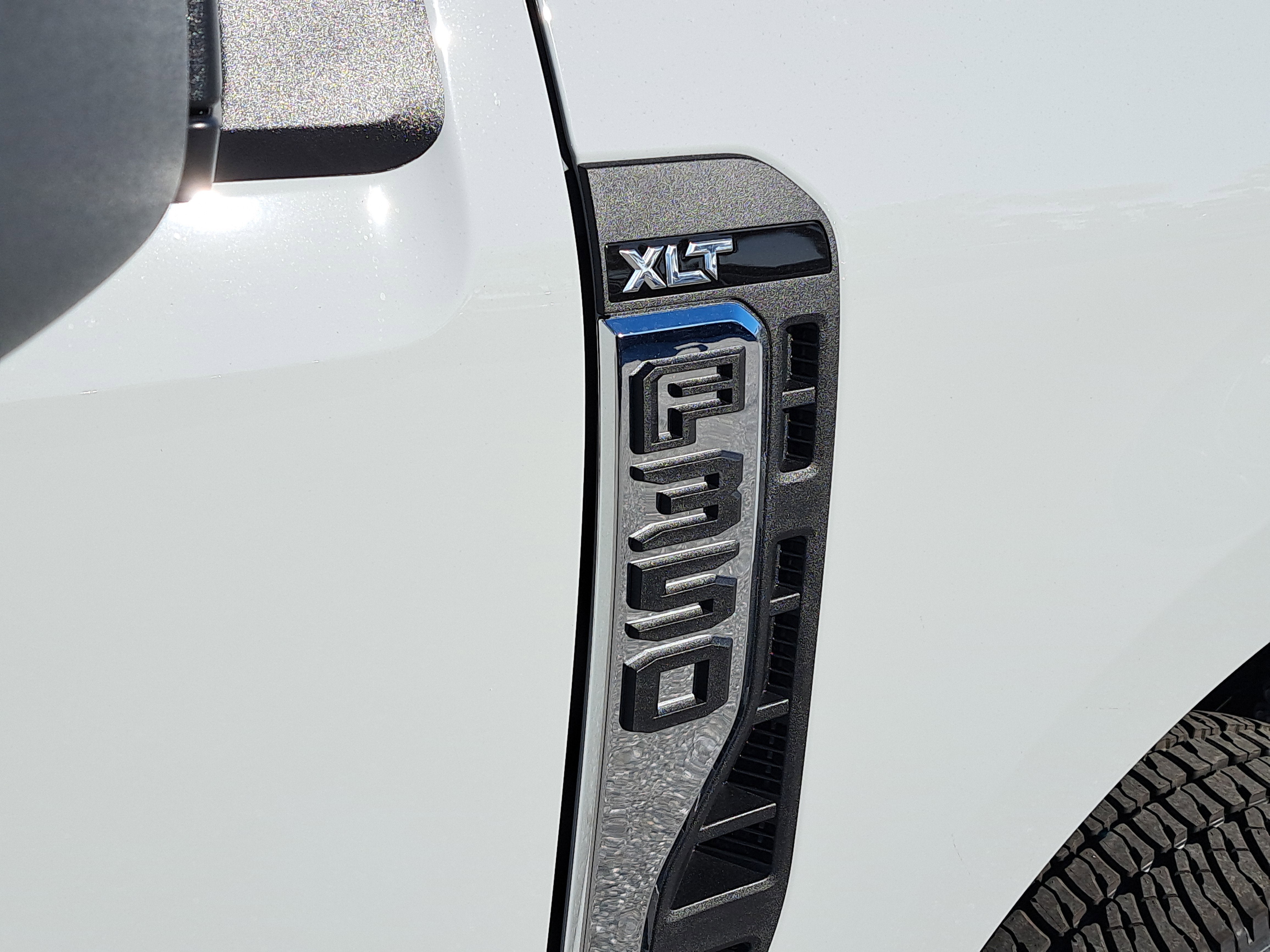 2026 Ford Super Duty F-350 DRW XLT