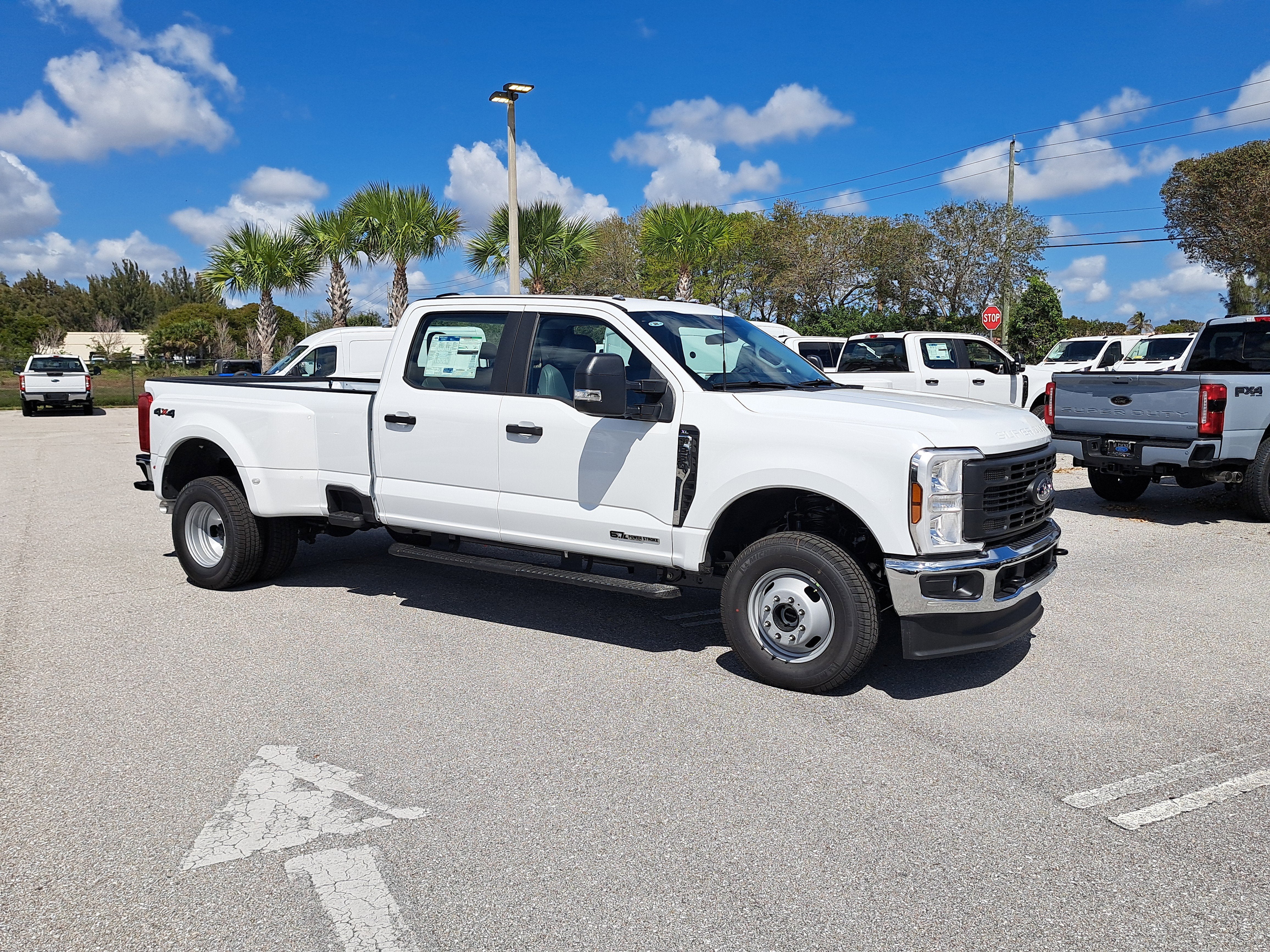 2026 Ford Super Duty F-350 DRW XL