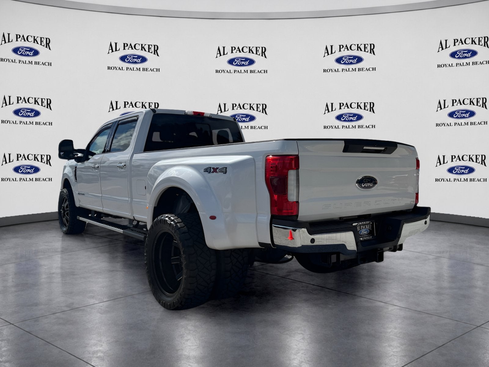 2019 Ford Super Duty F-350 DRW LARIAT
