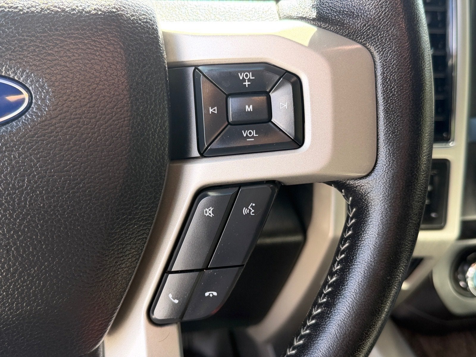2019 Ford Super Duty F-350 DRW LARIAT
