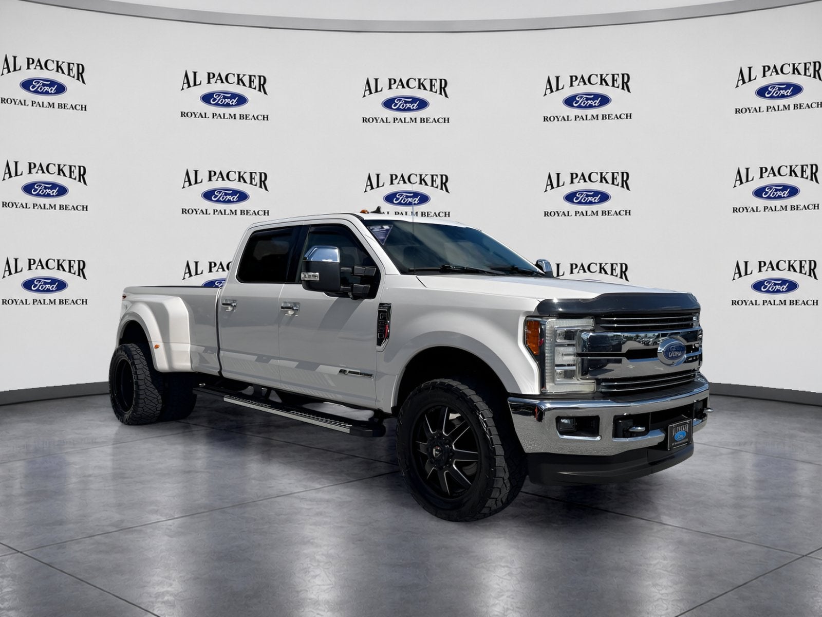 2019 Ford Super Duty F-350 DRW LARIAT