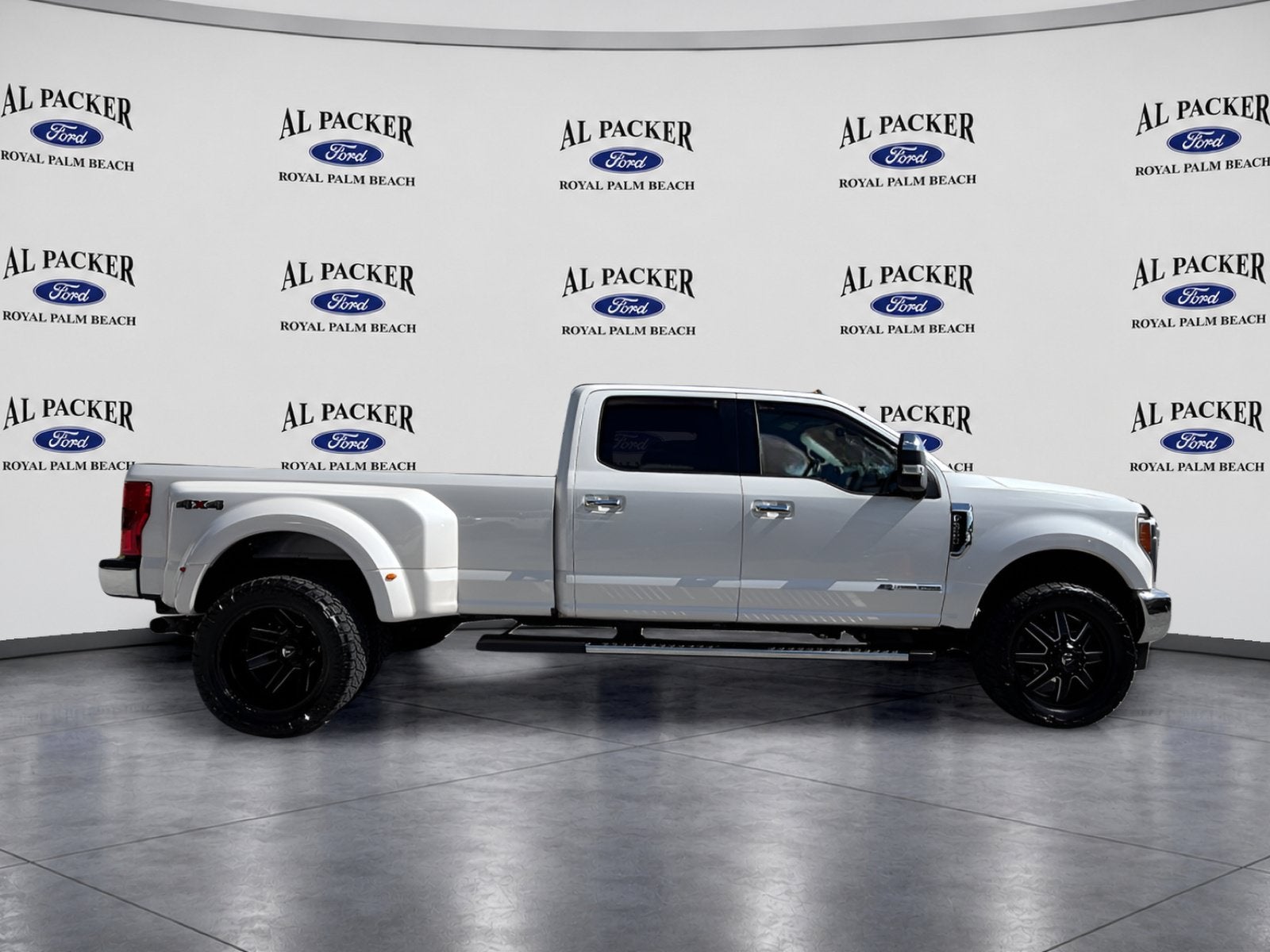 2019 Ford Super Duty F-350 DRW LARIAT