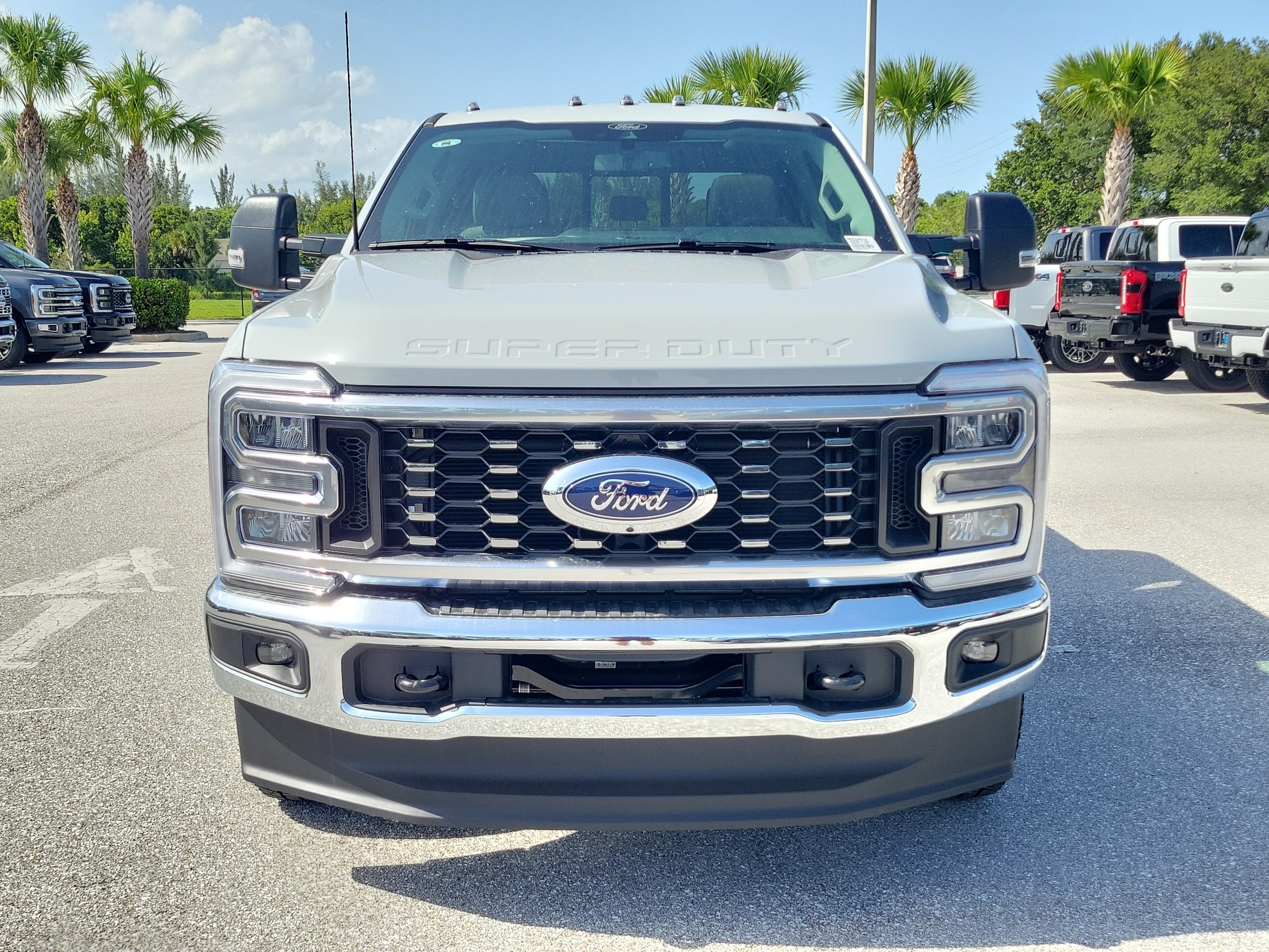 2026 Ford Super Duty F-350 DRW XLT