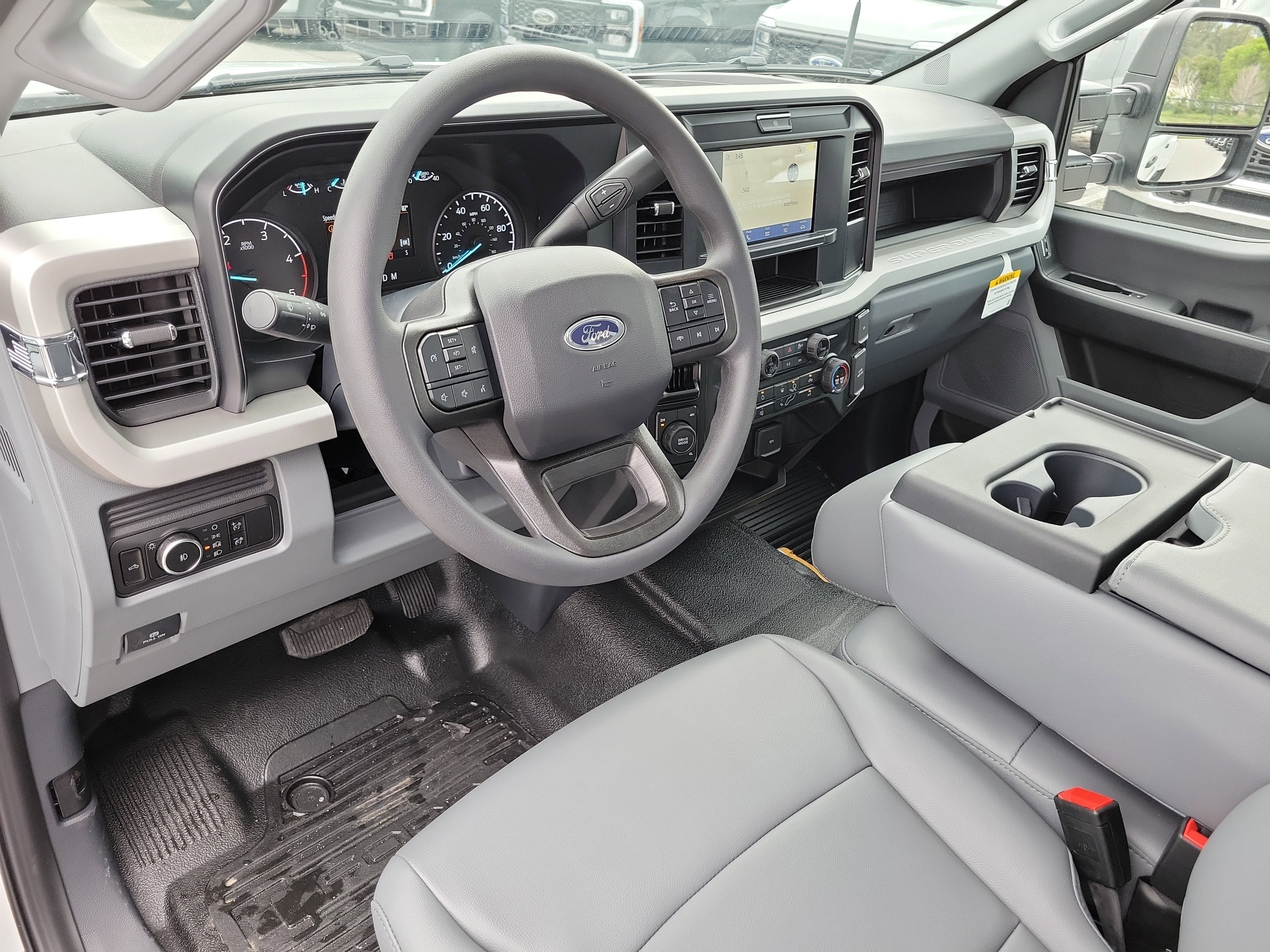 2026 Ford Super Duty F-350 DRW XL