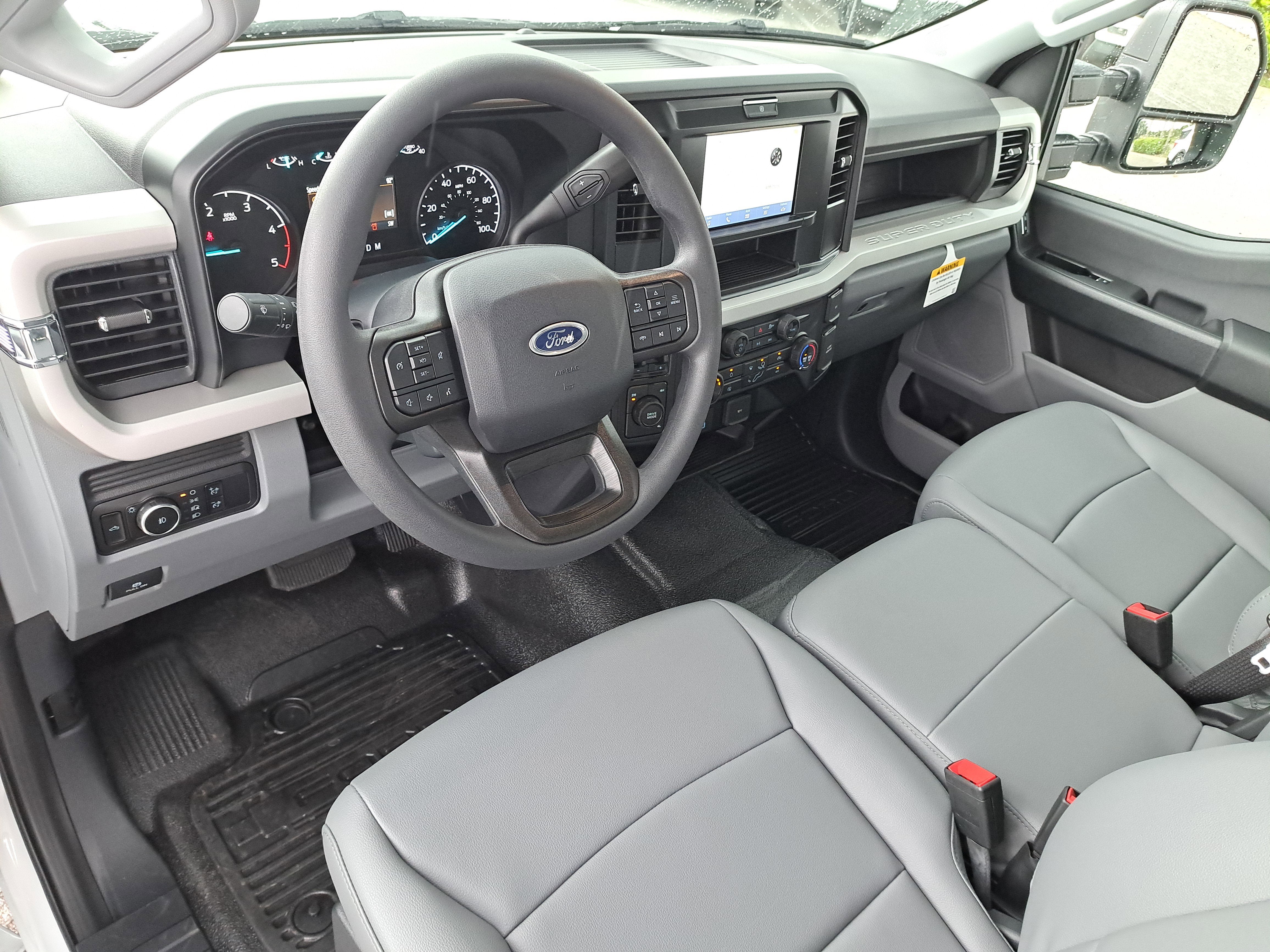 2026 Ford Super Duty F-350 DRW XL