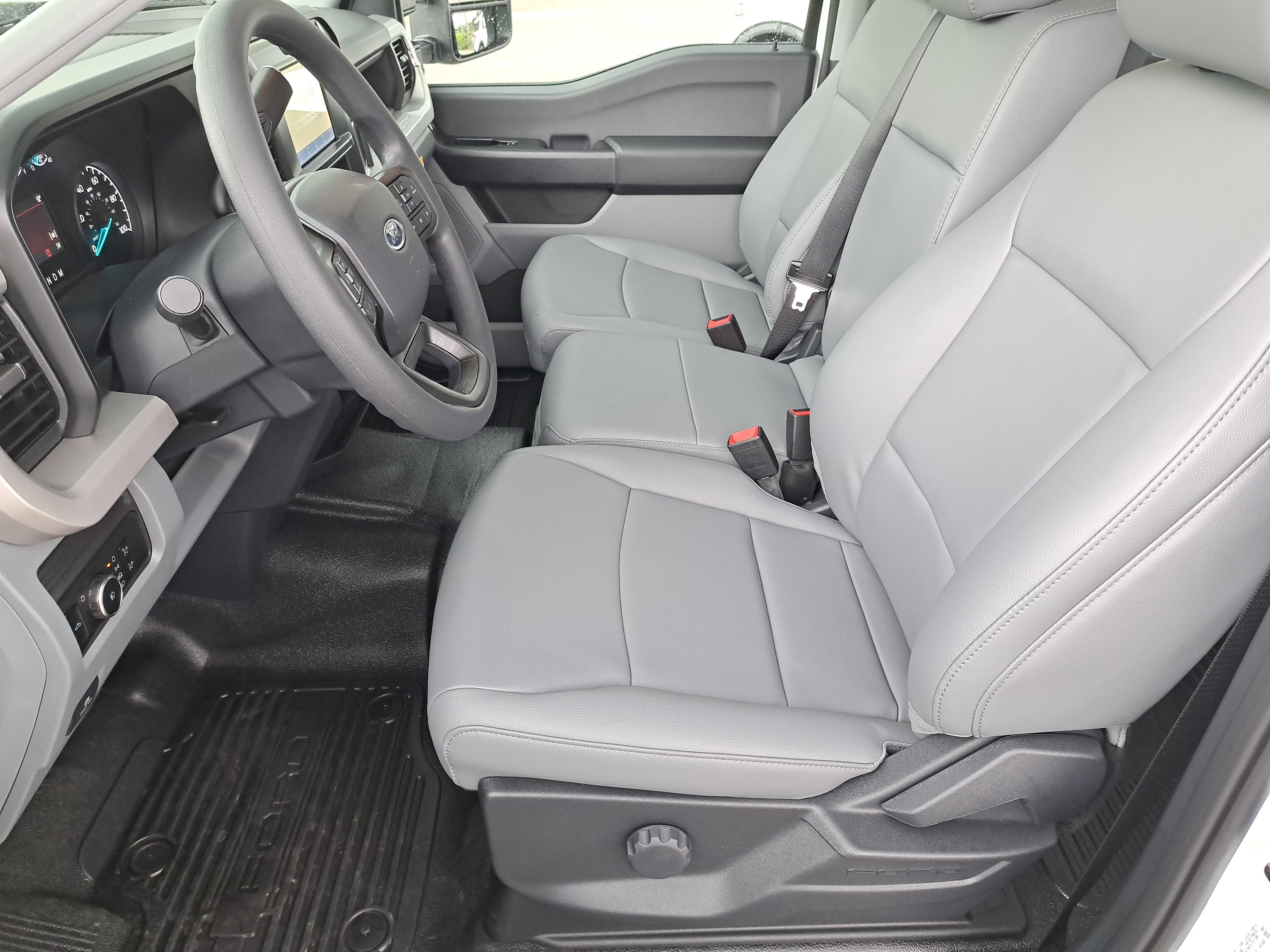 2026 Ford Super Duty F-350 DRW XL