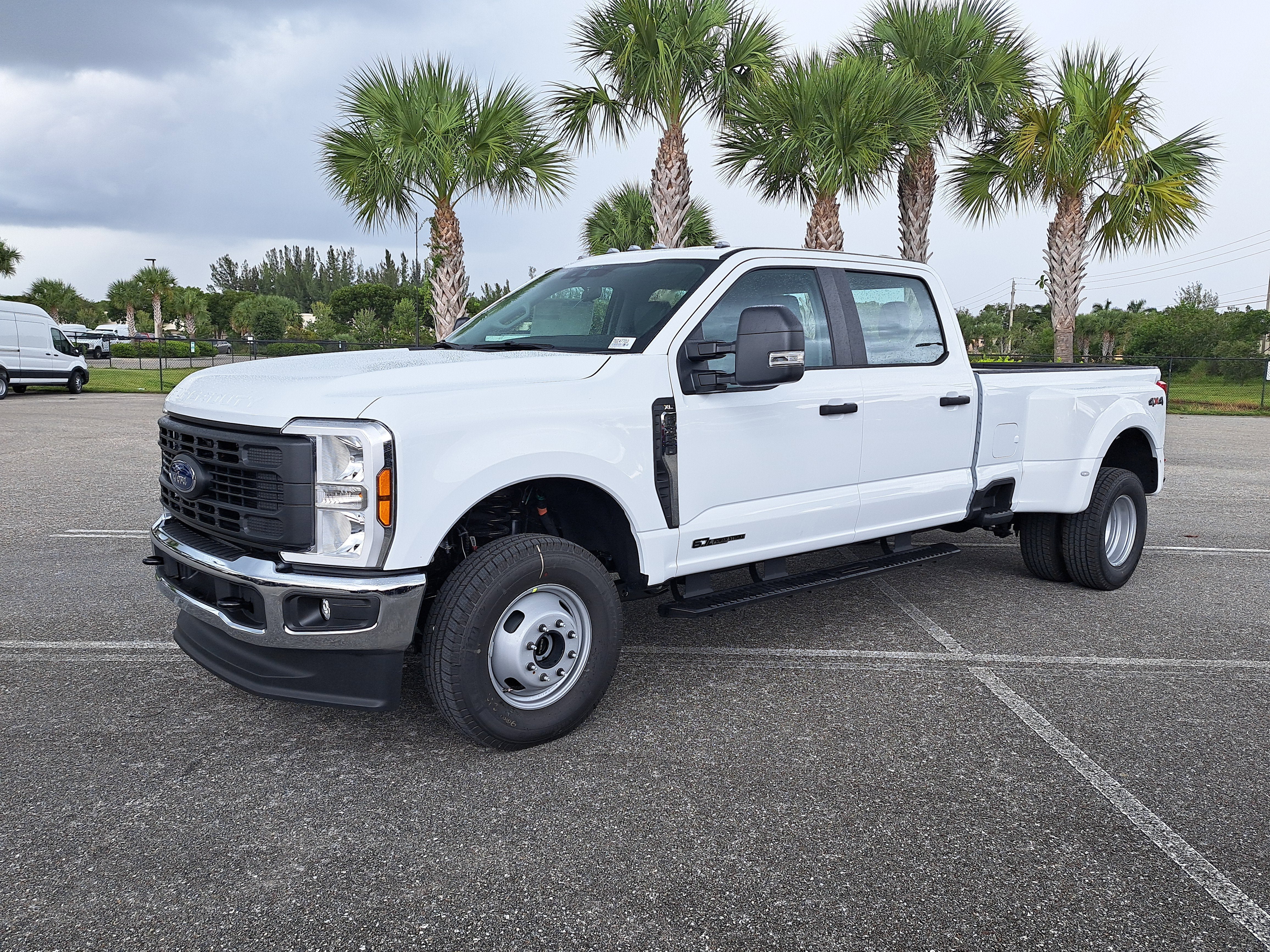 2026 Ford Super Duty F-350 DRW XL