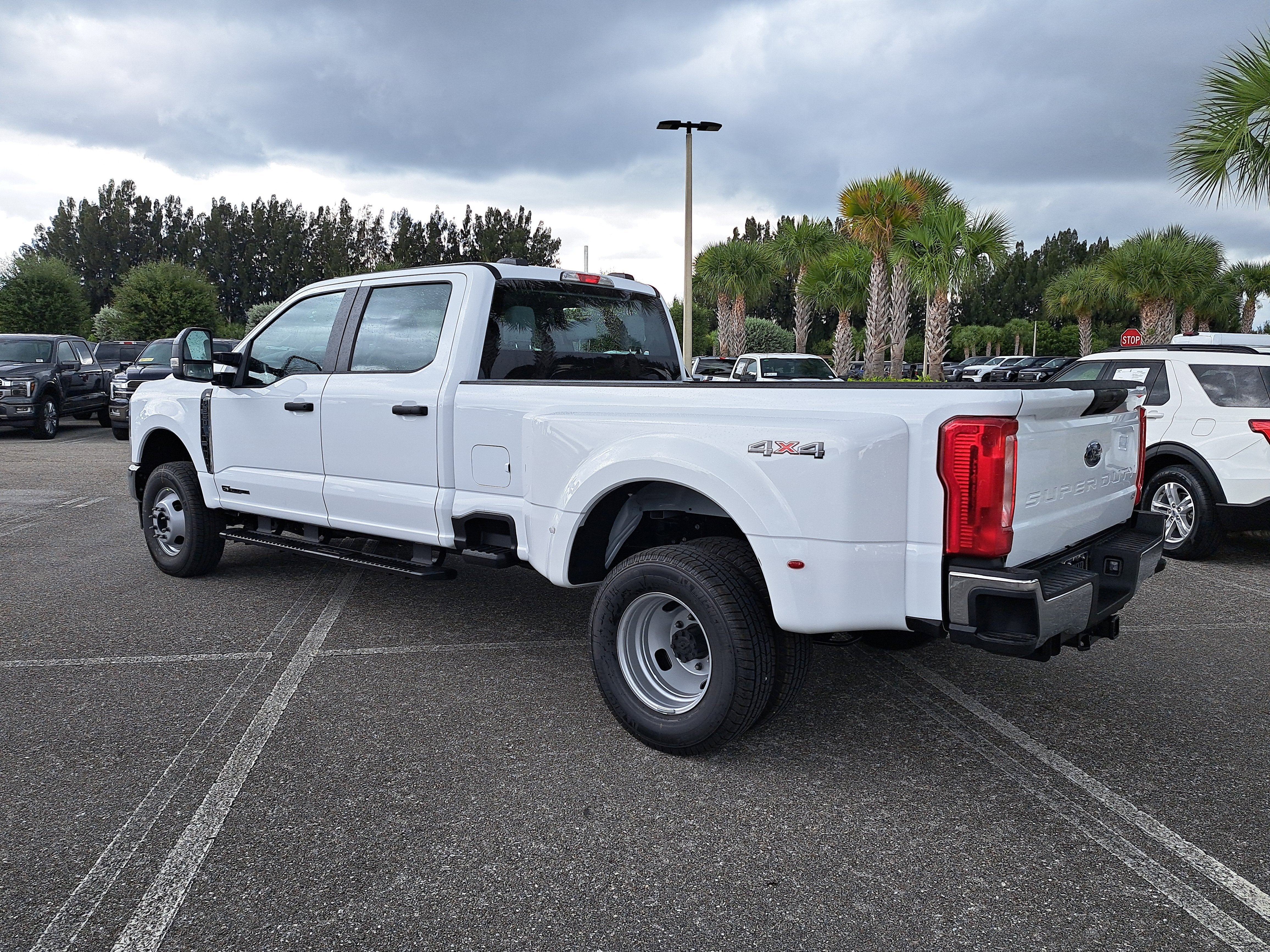 2026 Ford Super Duty F-350 DRW XL