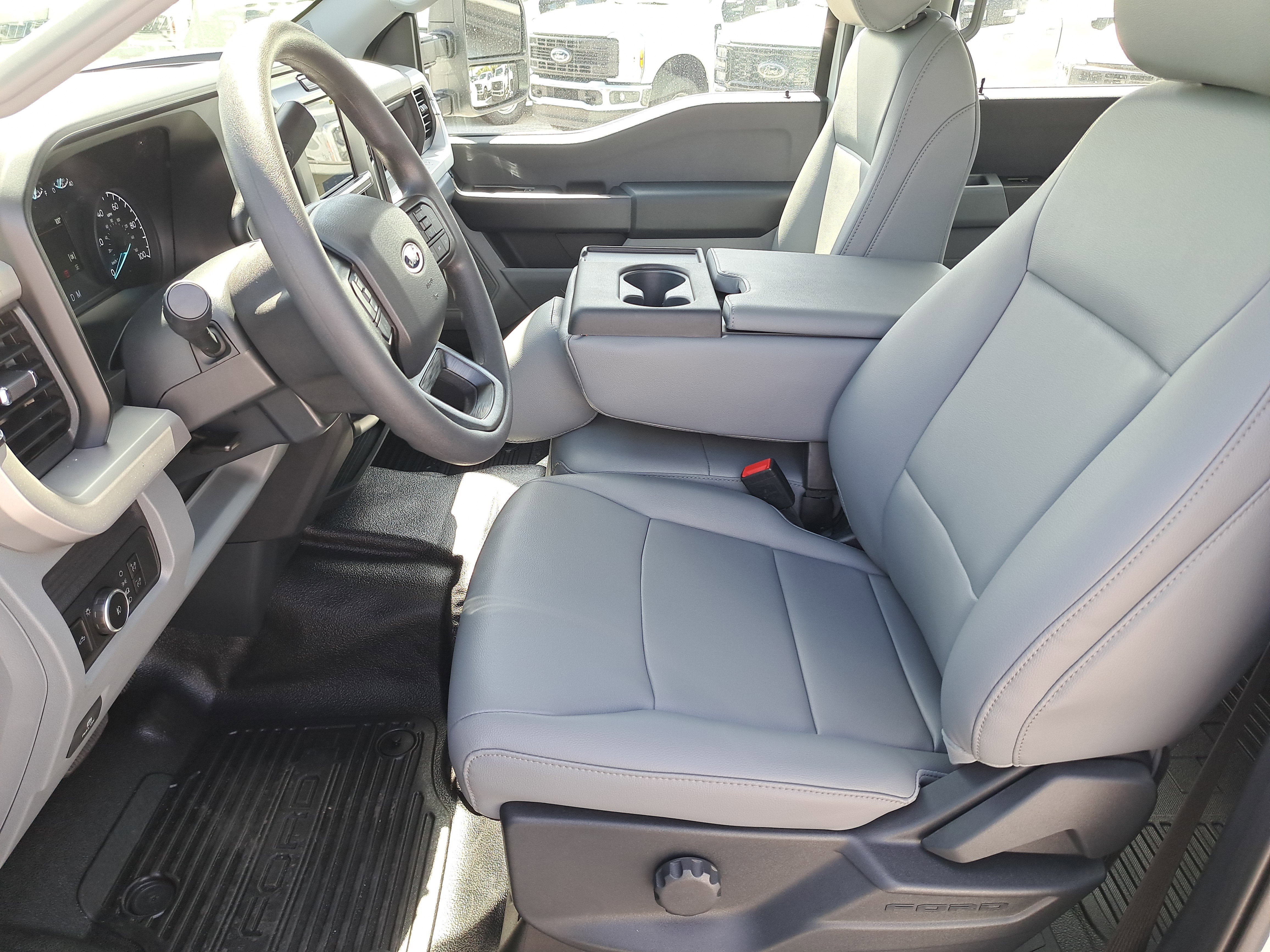 2026 Ford Super Duty F-350 DRW XL