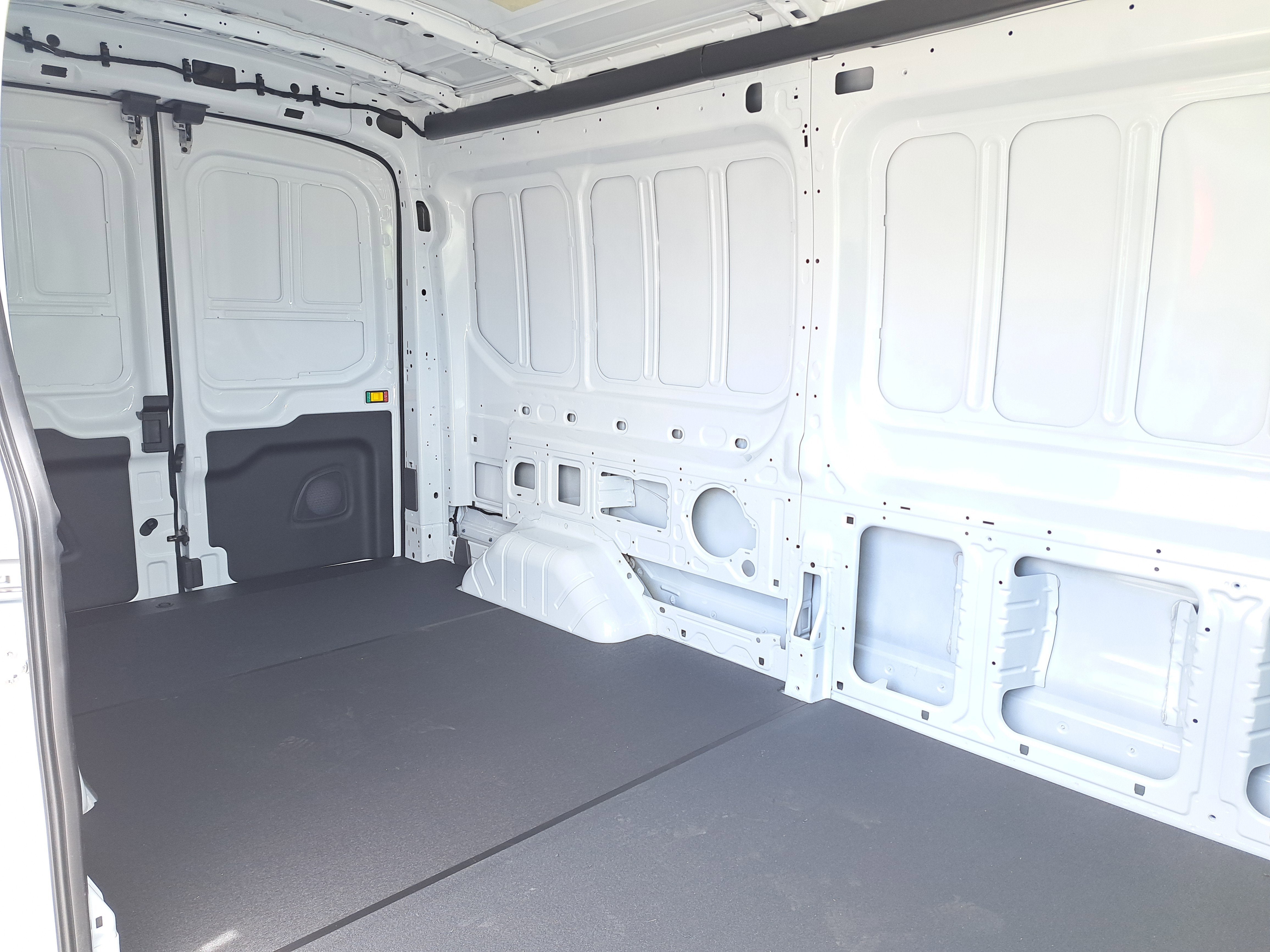 2025 Ford Transit Cargo Van T-250 148" Med Rf 9070 GVWR RWD