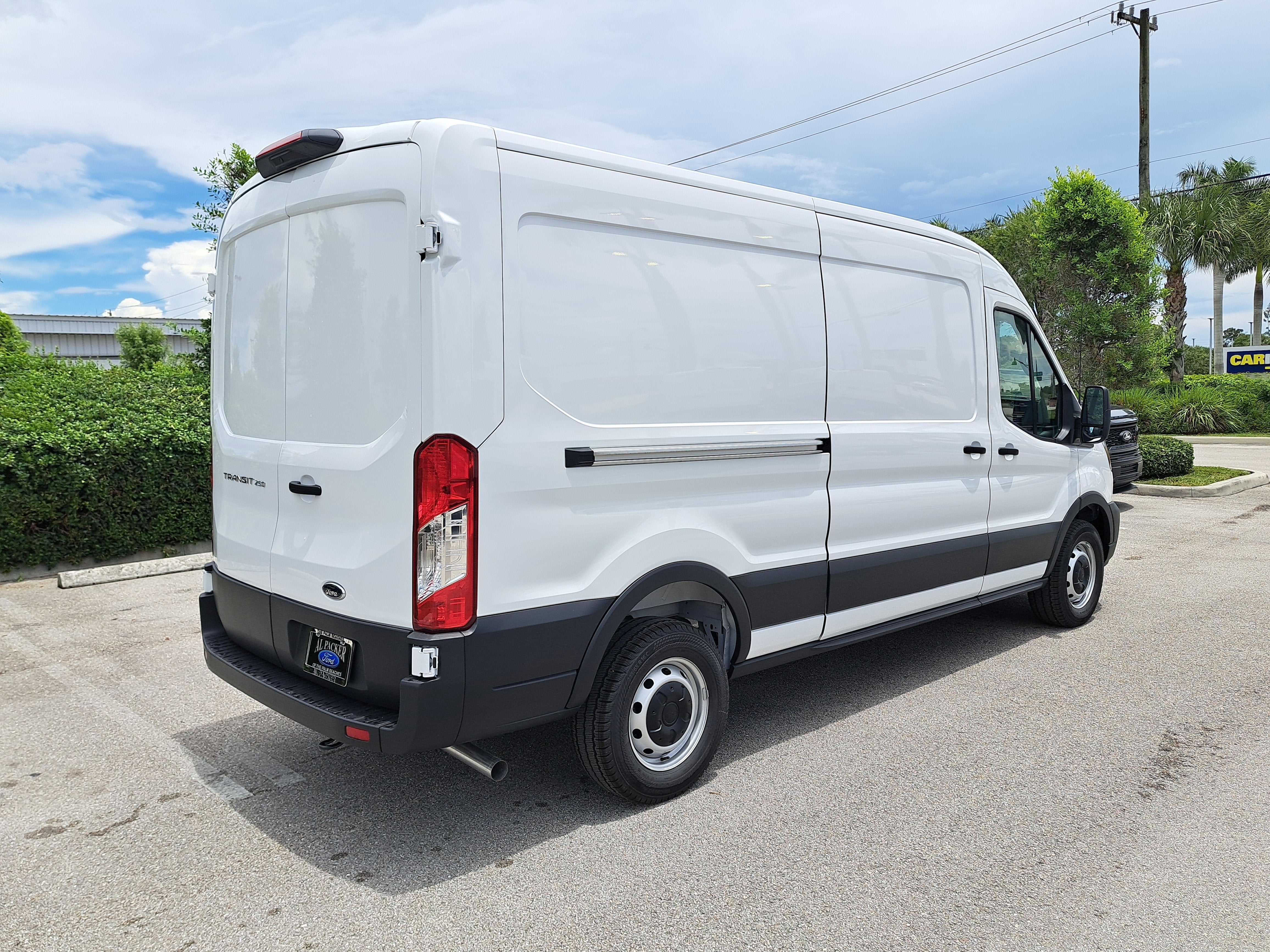 2025 Ford Transit Cargo Van T-250 148" Med Rf 9070 GVWR RWD