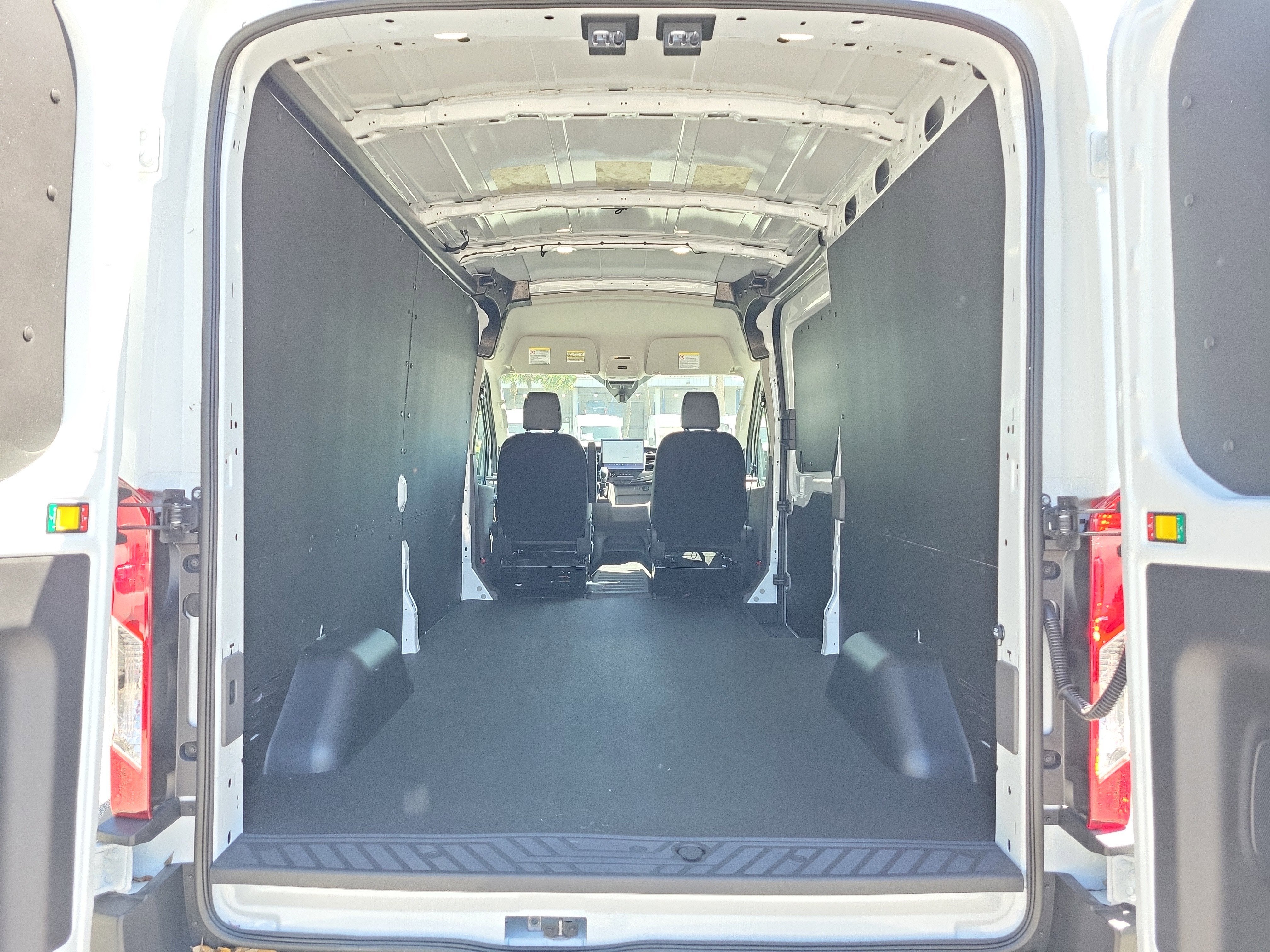 2026 Ford Transit Cargo Van Base