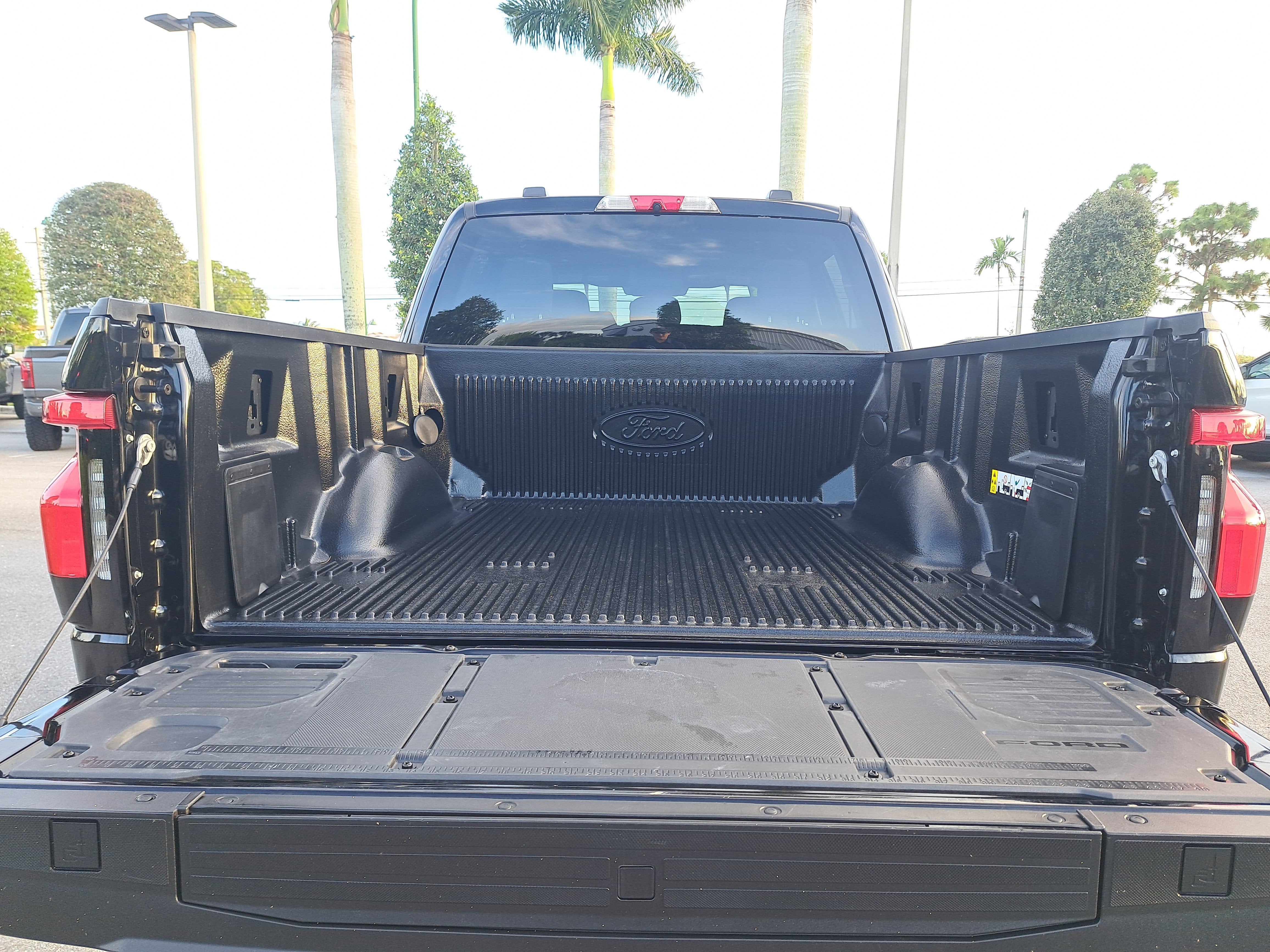 2023 Ford F-150 Lightning XLT