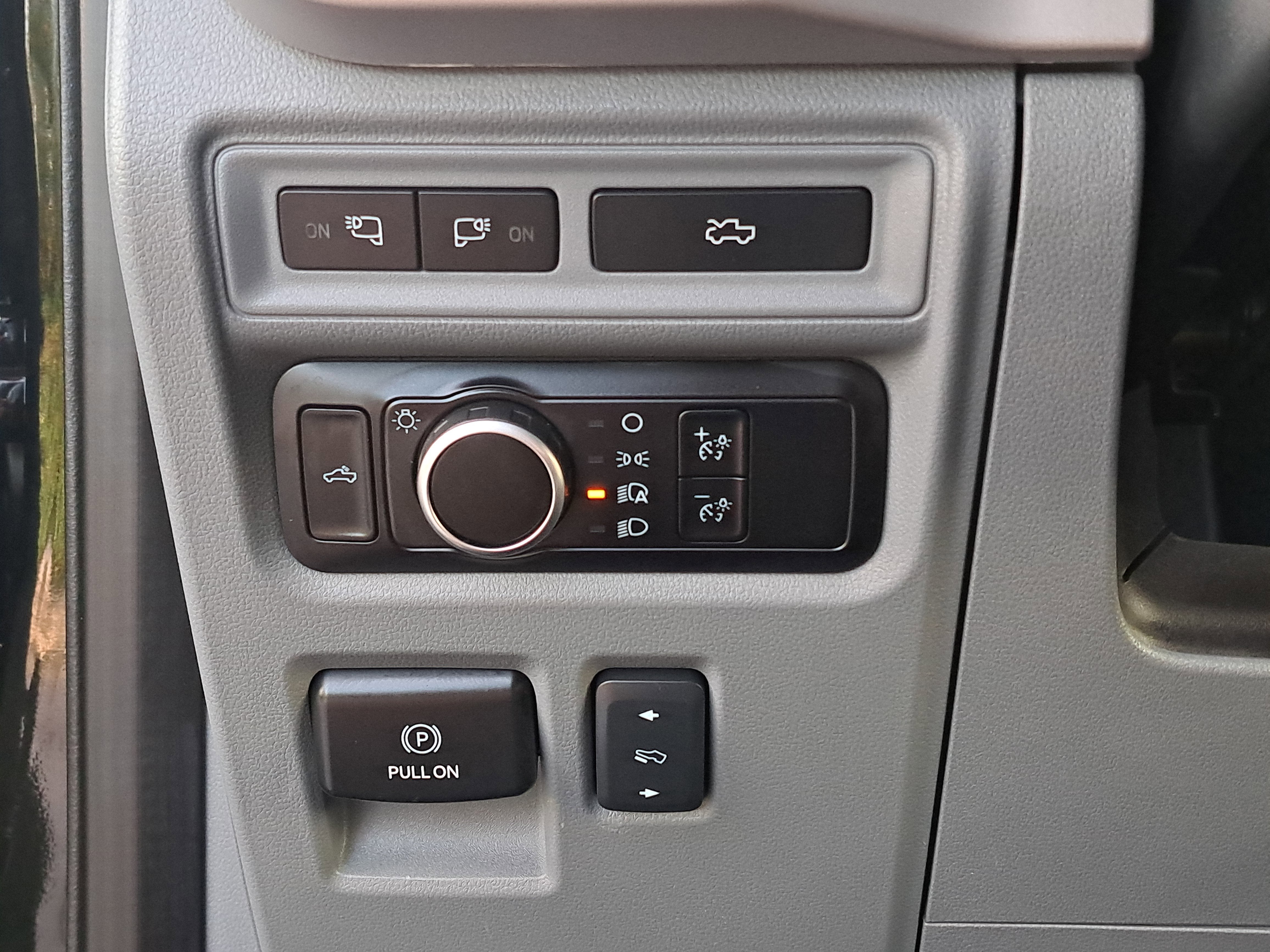 2023 Ford F-150 Lightning XLT