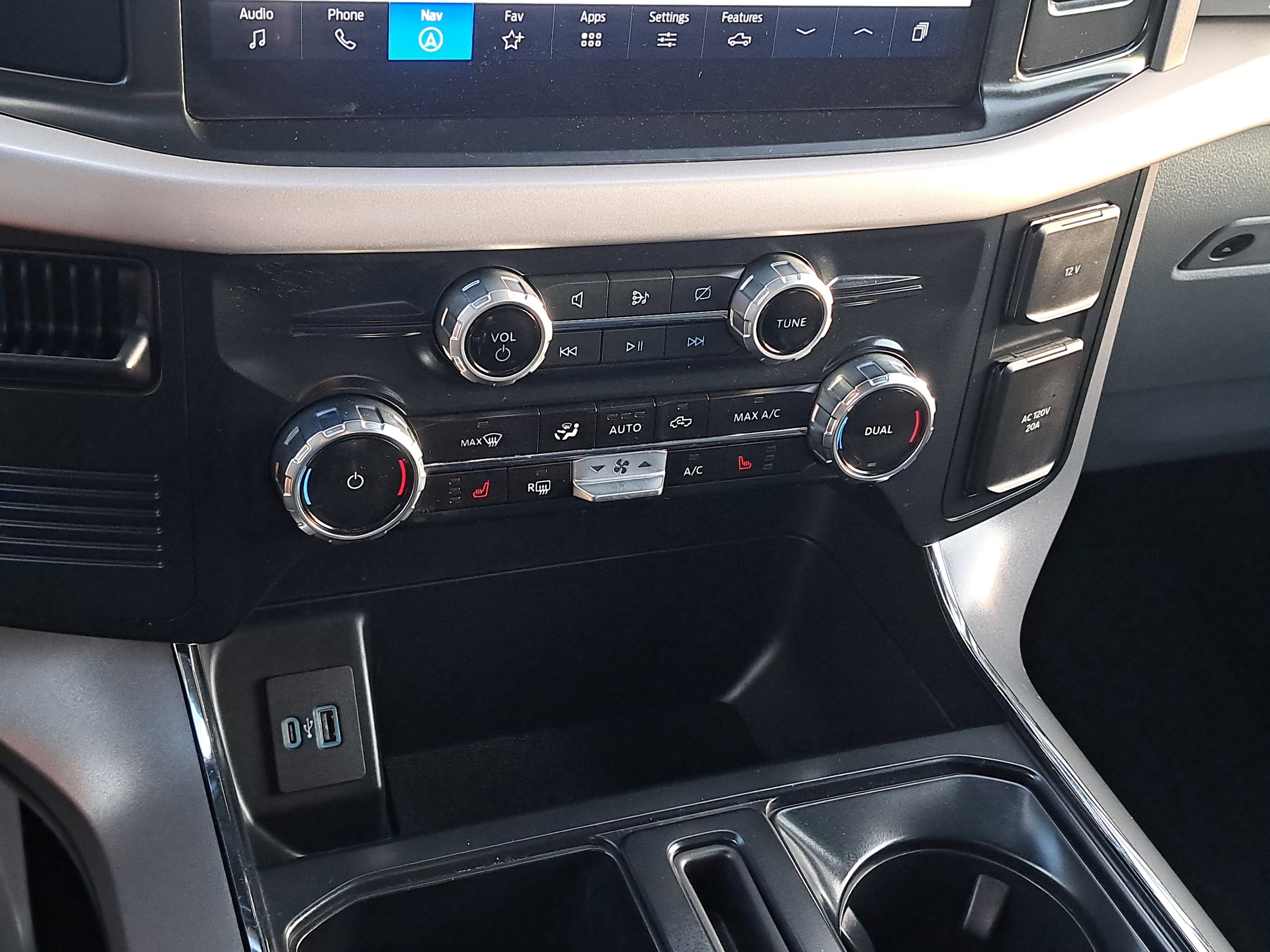 2023 Ford F-150 Lightning XLT