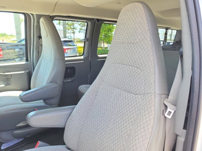 2017 Chevrolet Express Passenger LT
