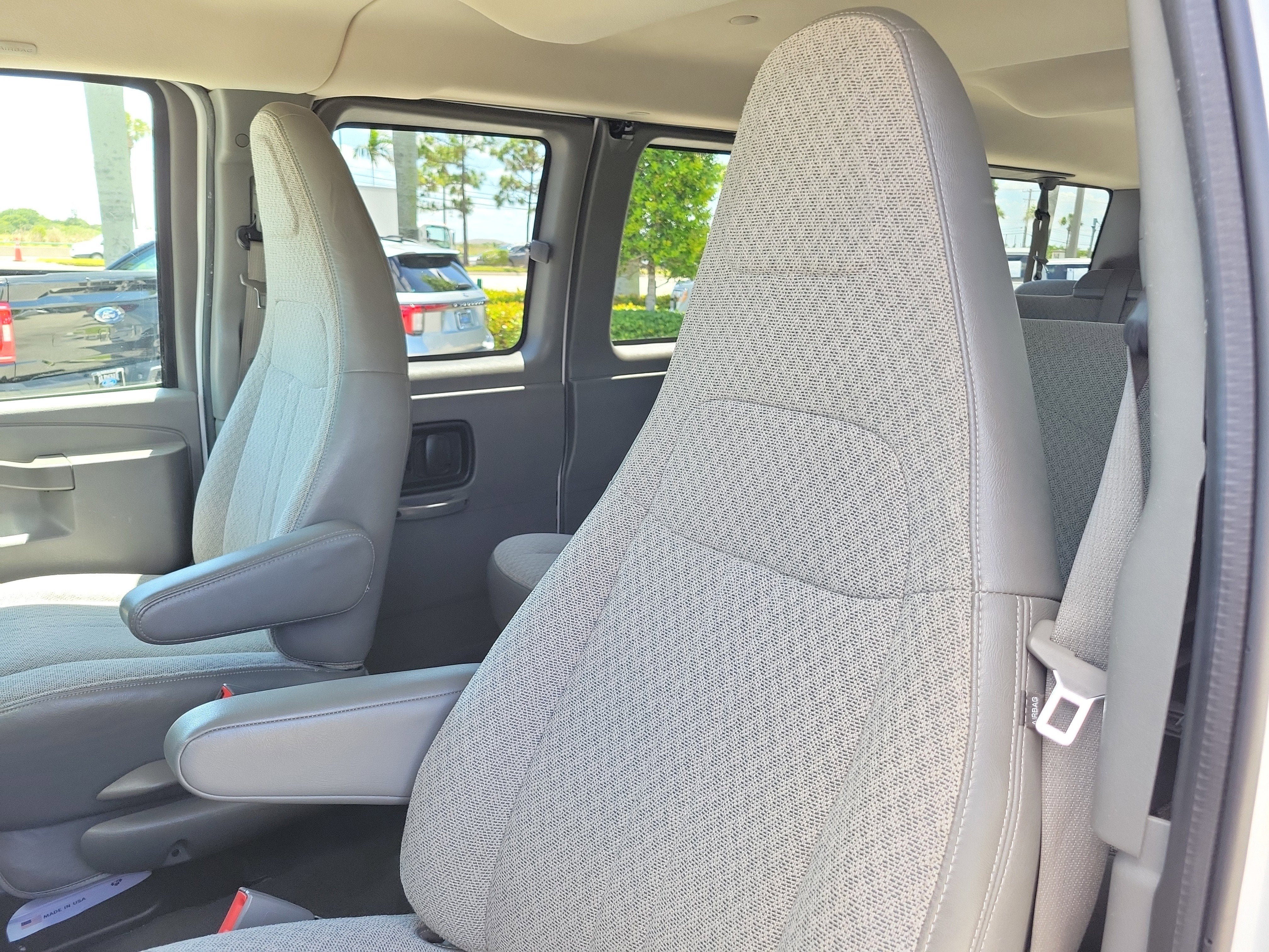 2017 Chevrolet Express Passenger LT