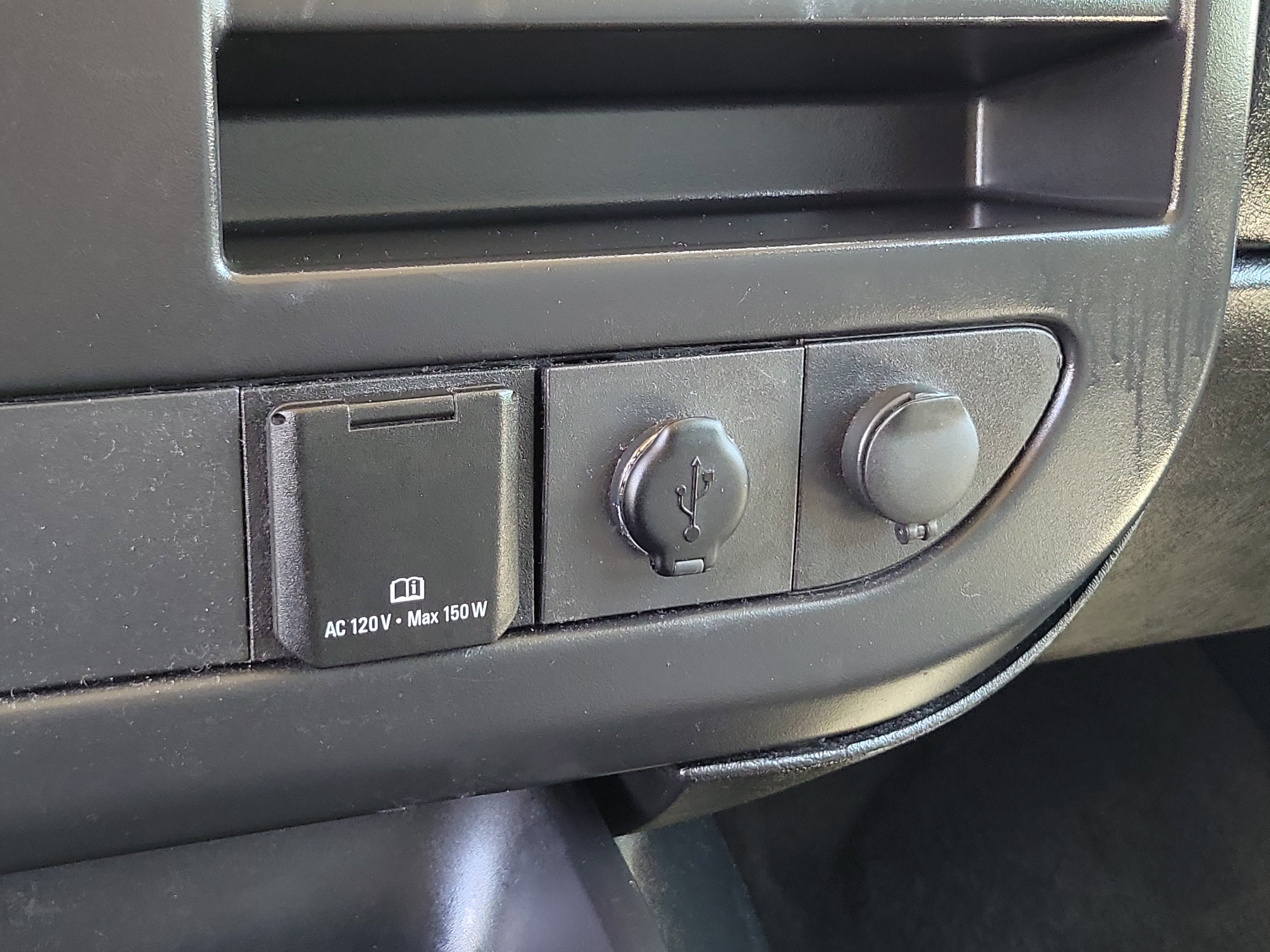 2017 Chevrolet Express Passenger LT