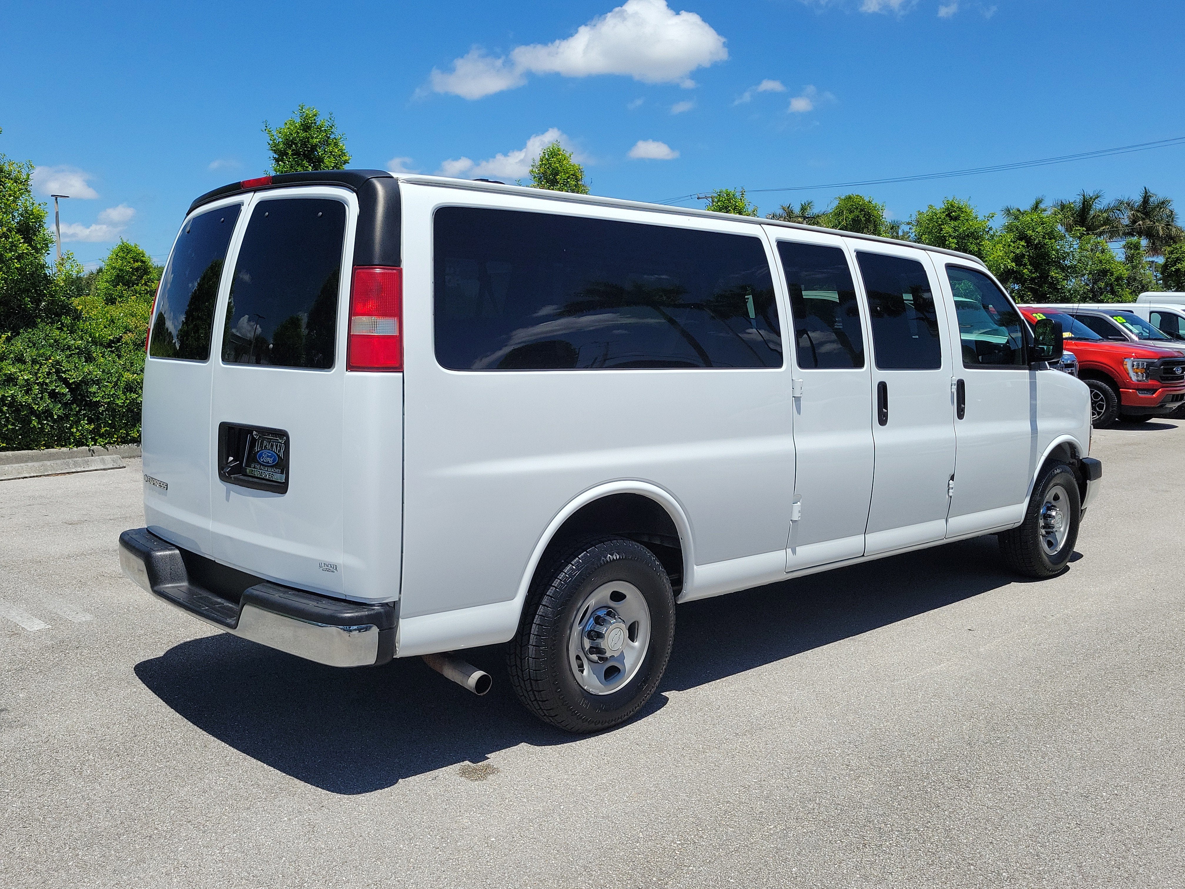 2017 Chevrolet Express Passenger LT
