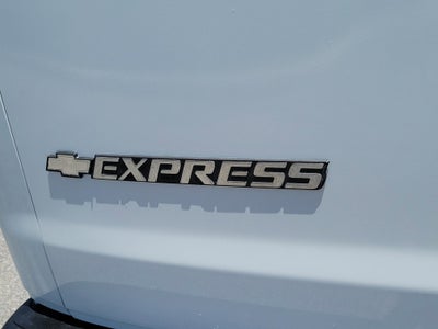 2017 Chevrolet Express Passenger LT