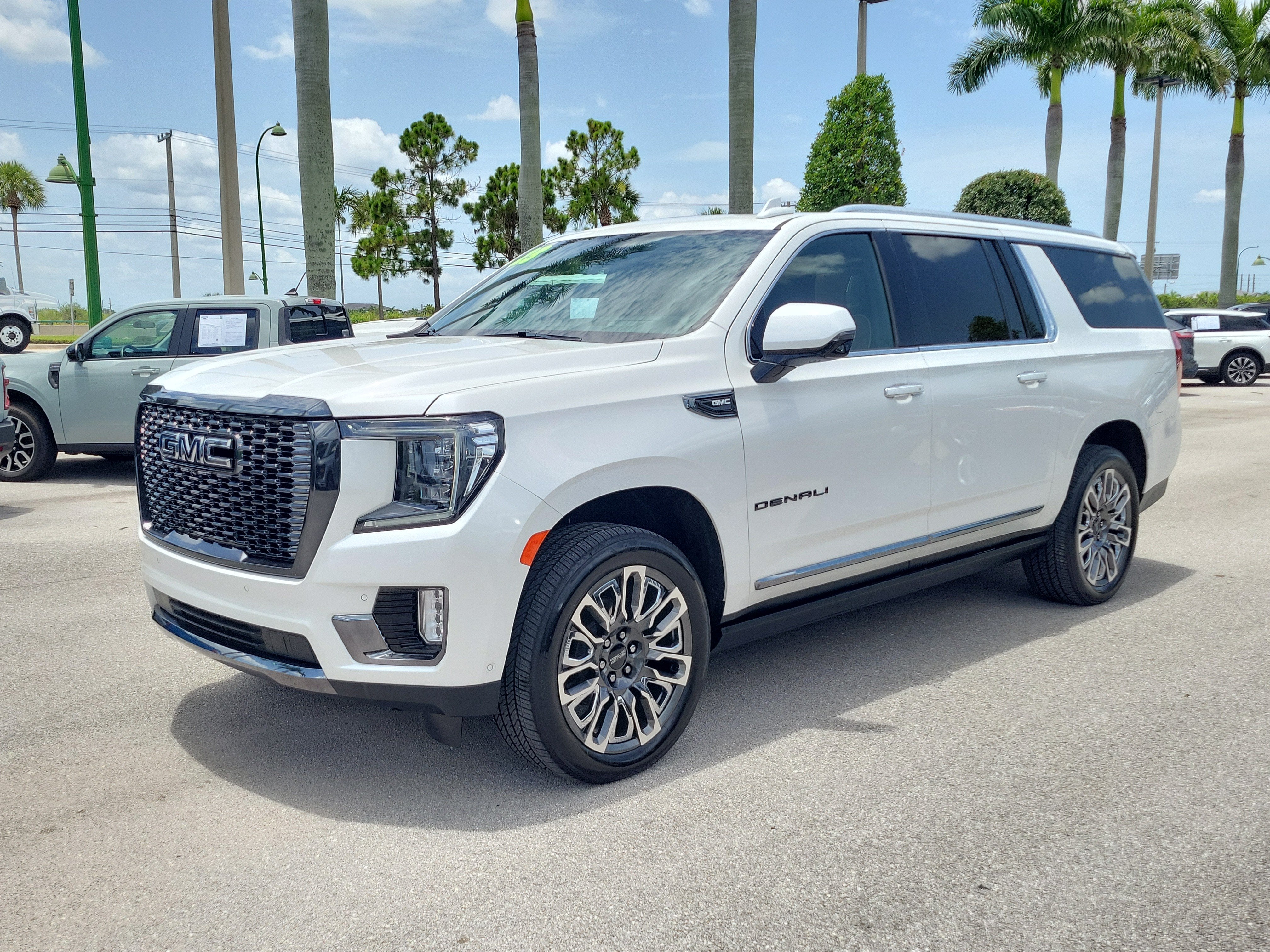2023 GMC Yukon XL Denali Ultimate