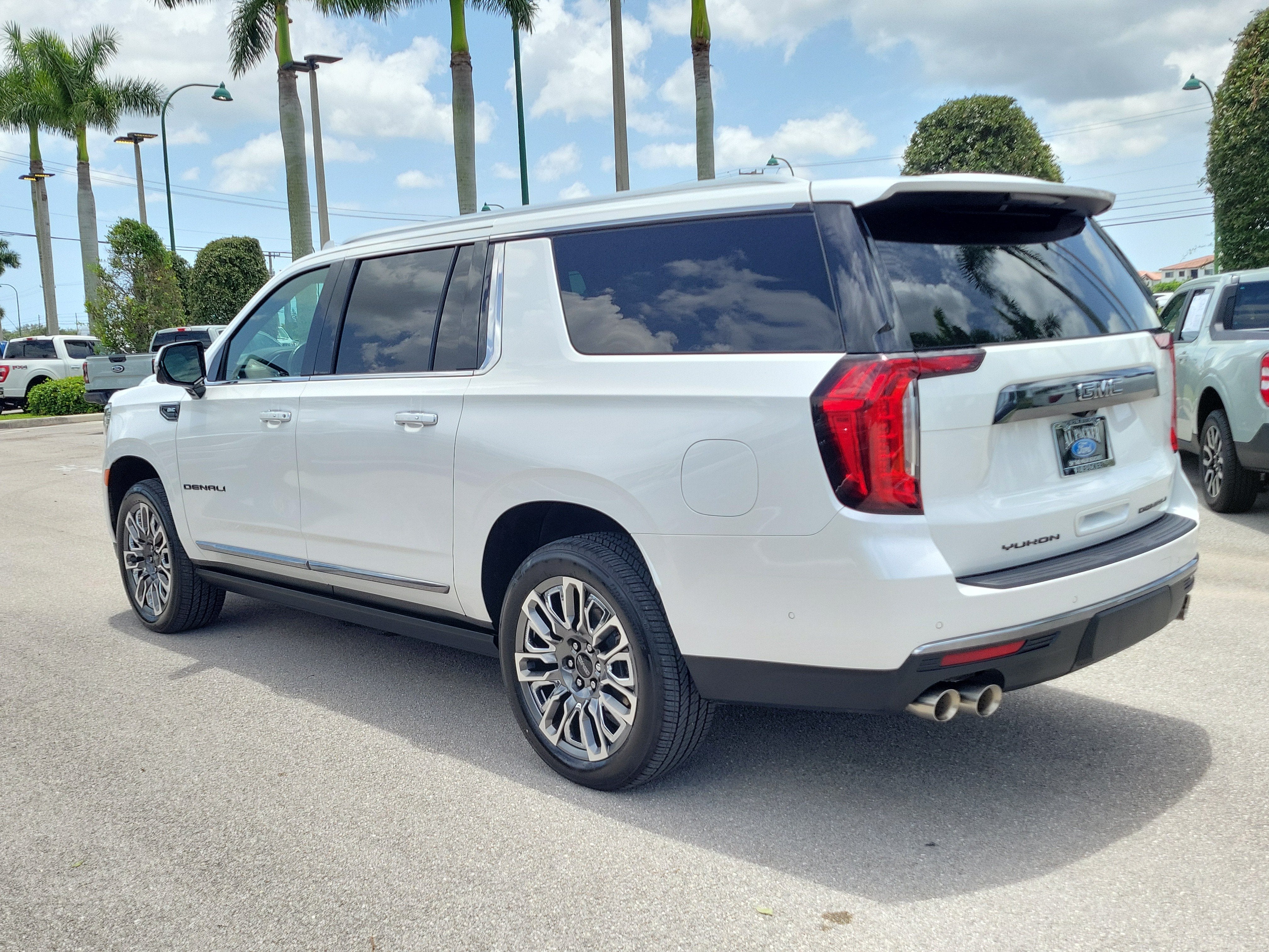 2023 GMC Yukon XL Denali Ultimate
