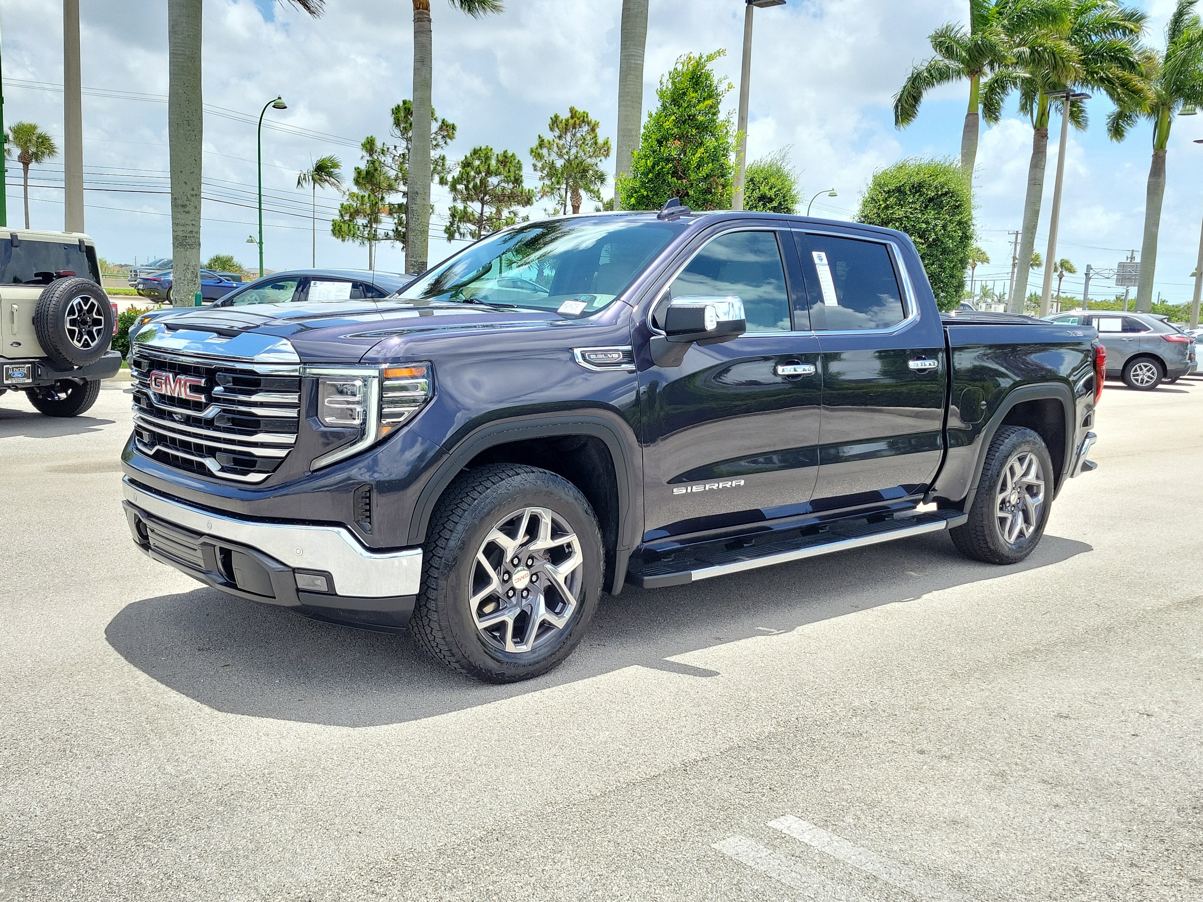 2025 GMC Sierra 1500 SLT