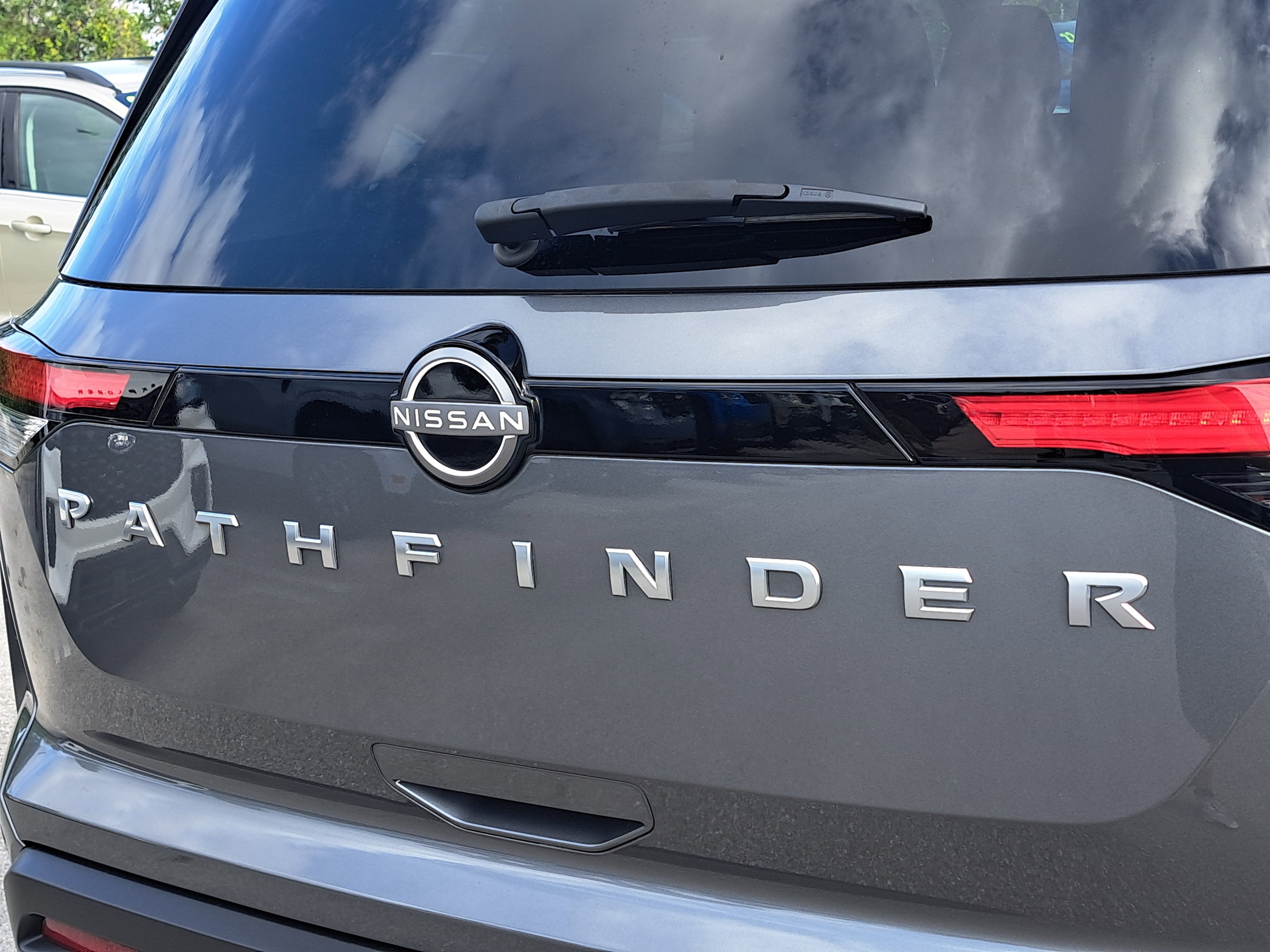 2023 Nissan Pathfinder S